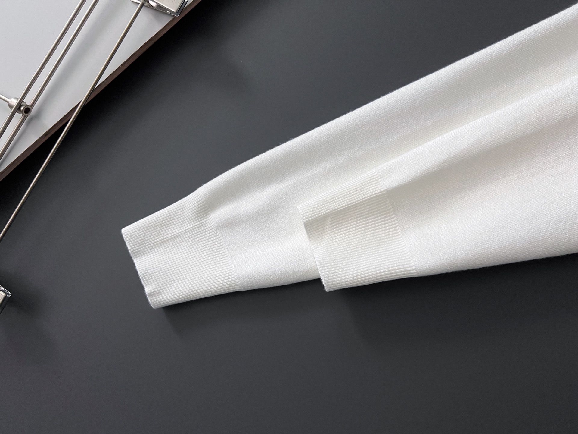 ）1V🌟·2025款毛衣，秋冬最新款！高品质意大利进口面料，高密度针织，百搭毛衣，内搭衬衫都帅气十足！L