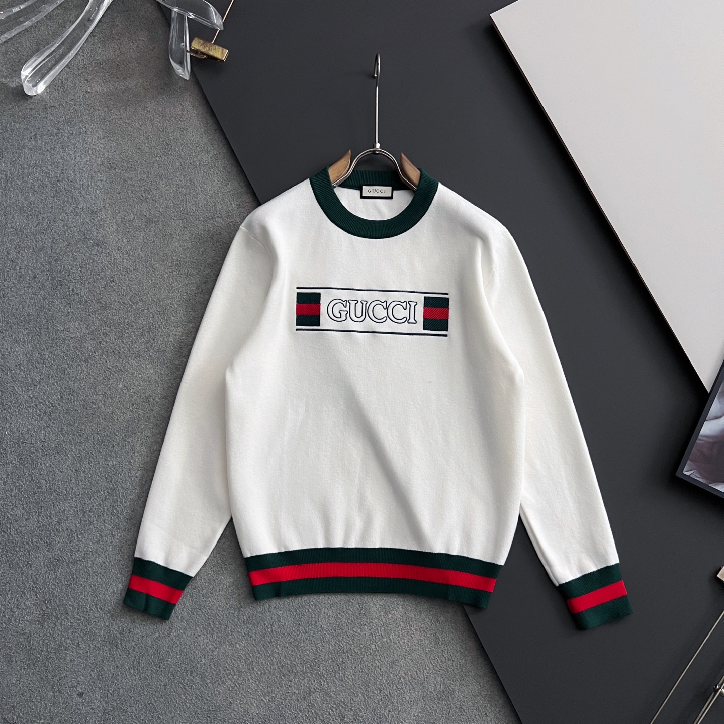 ）Gucc🌟·2025款毛衣，秋冬最新款！高品质意大利进口面料，高密度针织，百搭毛衣，内搭衬衫都帅气十足