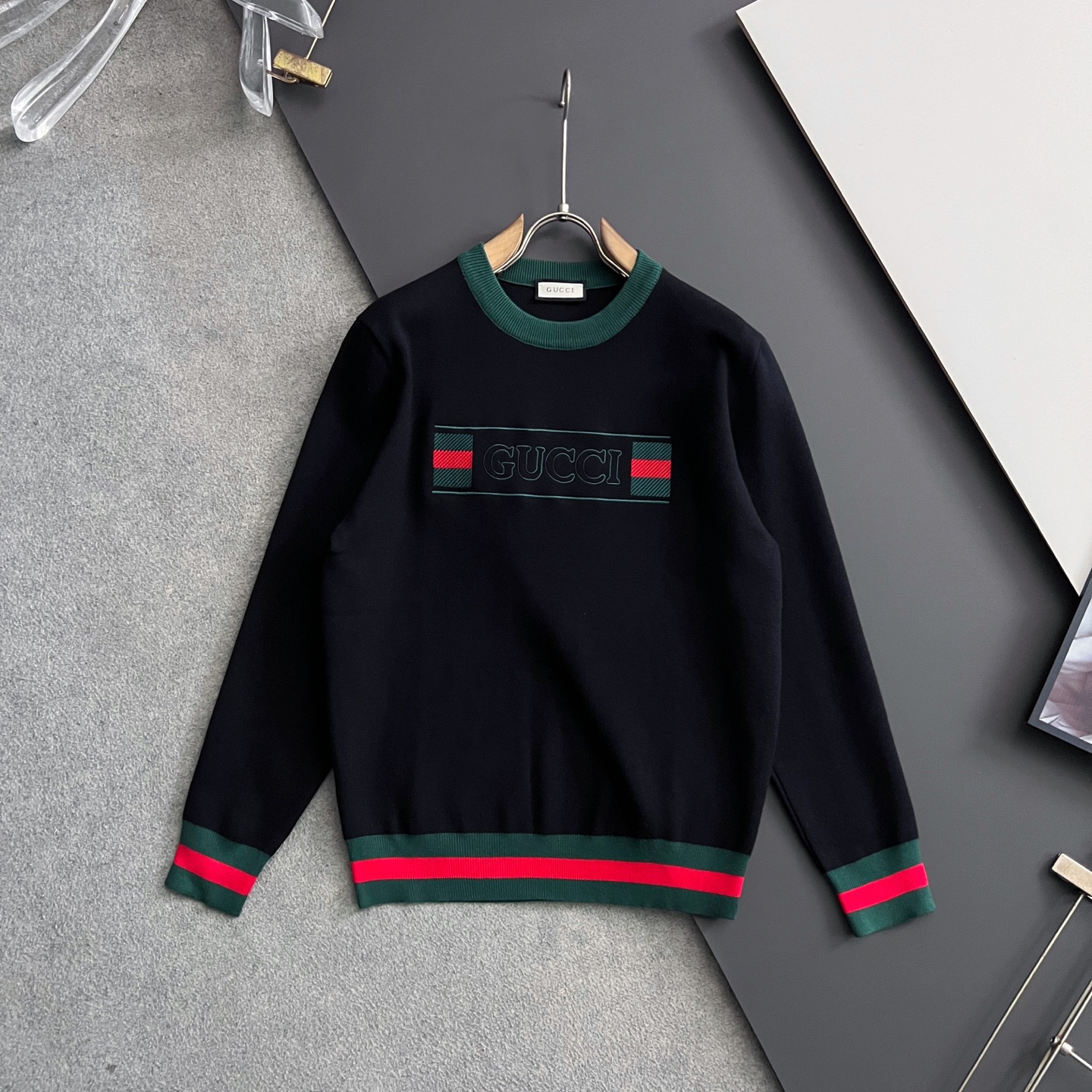 ）Gucc🌟·2025款毛衣，秋冬最新款！高品质意大利进口面料，高密度针织，百搭毛衣，内搭衬衫都帅气十足