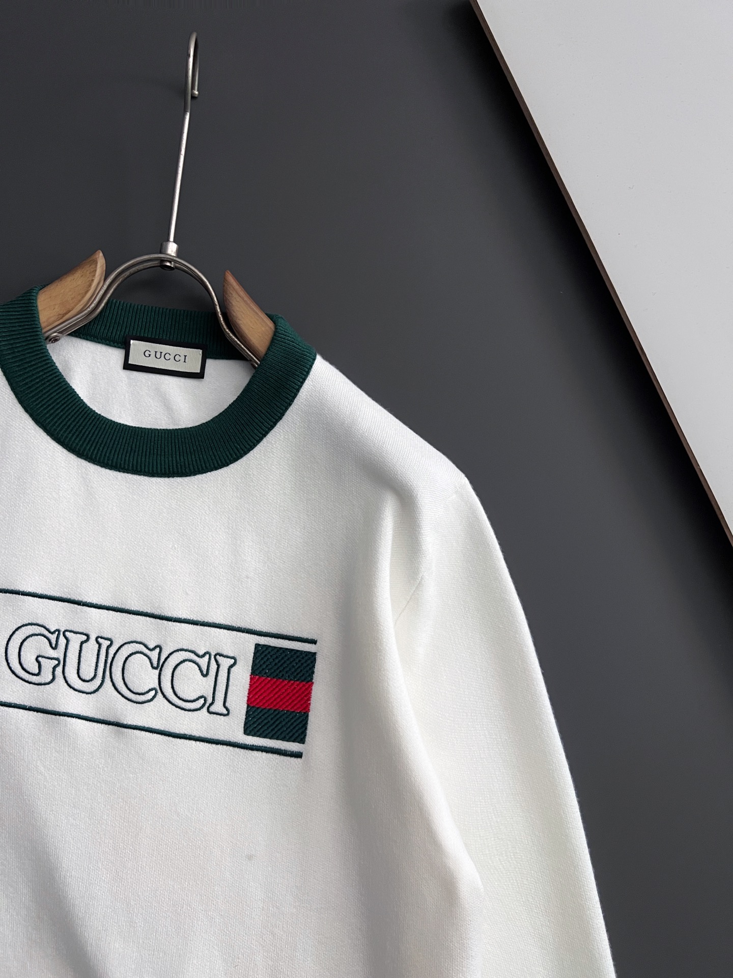 ）Gucc🌟·2025款毛衣，秋冬最新款！高品质意大利进口面料，高密度针织，百搭毛衣，内搭衬衫都帅气十足