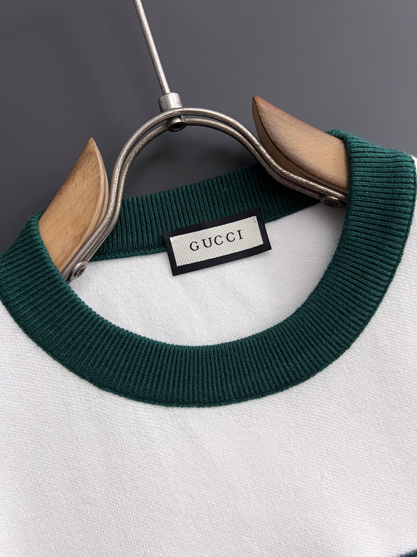 ）Gucc🌟·2025款毛衣，秋冬最新款！高品质意大利进口面料，高密度针织，百搭毛衣，内搭衬衫都帅气十足