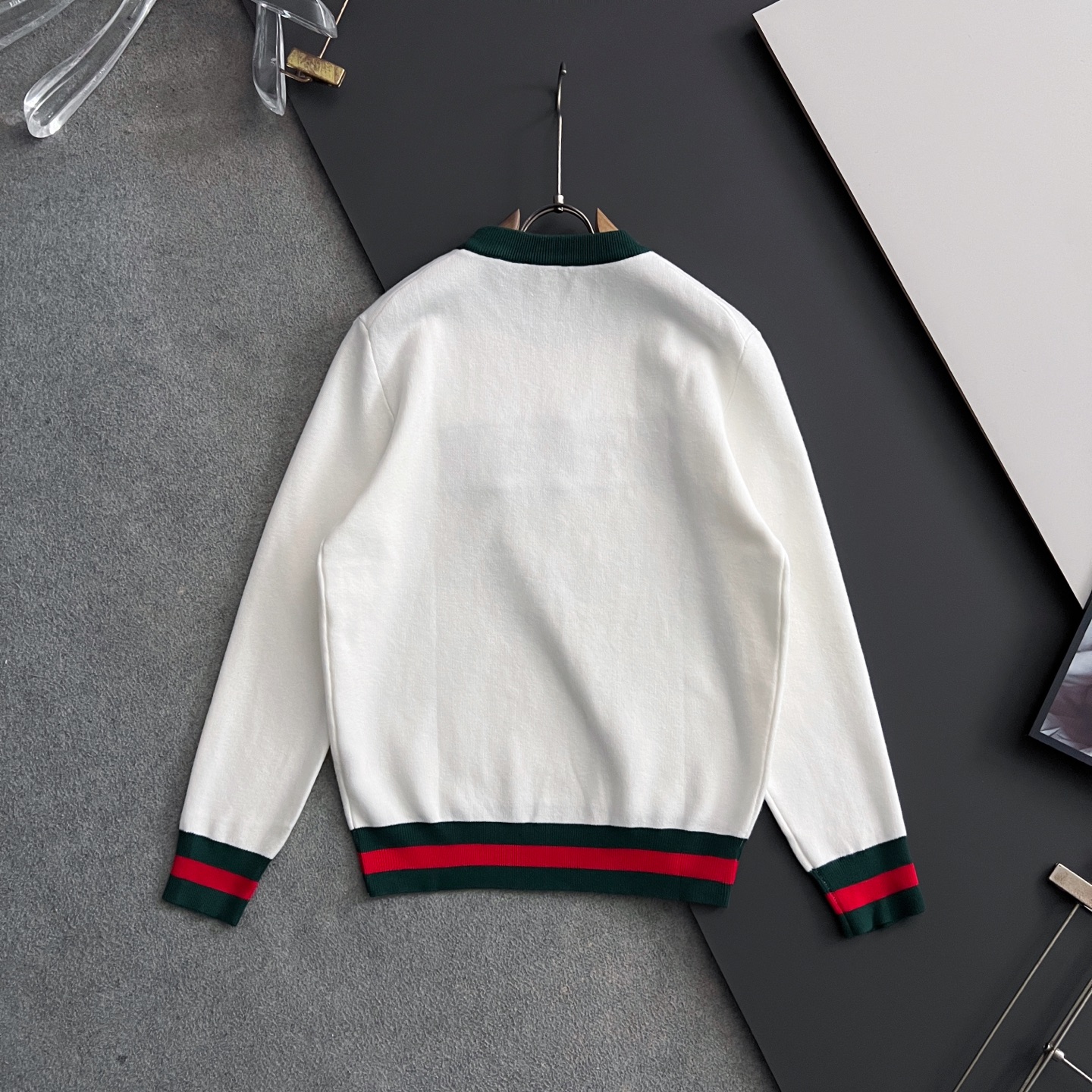 ）Gucc🌟·2025款毛衣，秋冬最新款！高品质意大利进口面料，高密度针织，百搭毛衣，内搭衬衫都帅气十足