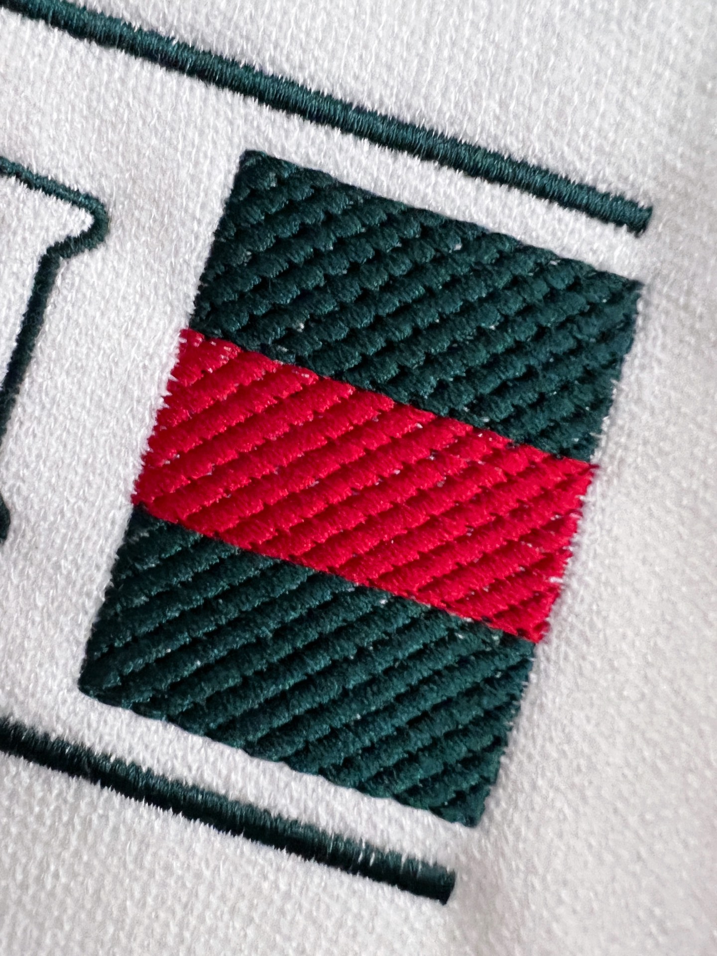 ）Gucc🌟·2025款毛衣，秋冬最新款！高品质意大利进口面料，高密度针织，百搭毛衣，内搭衬衫都帅气十足