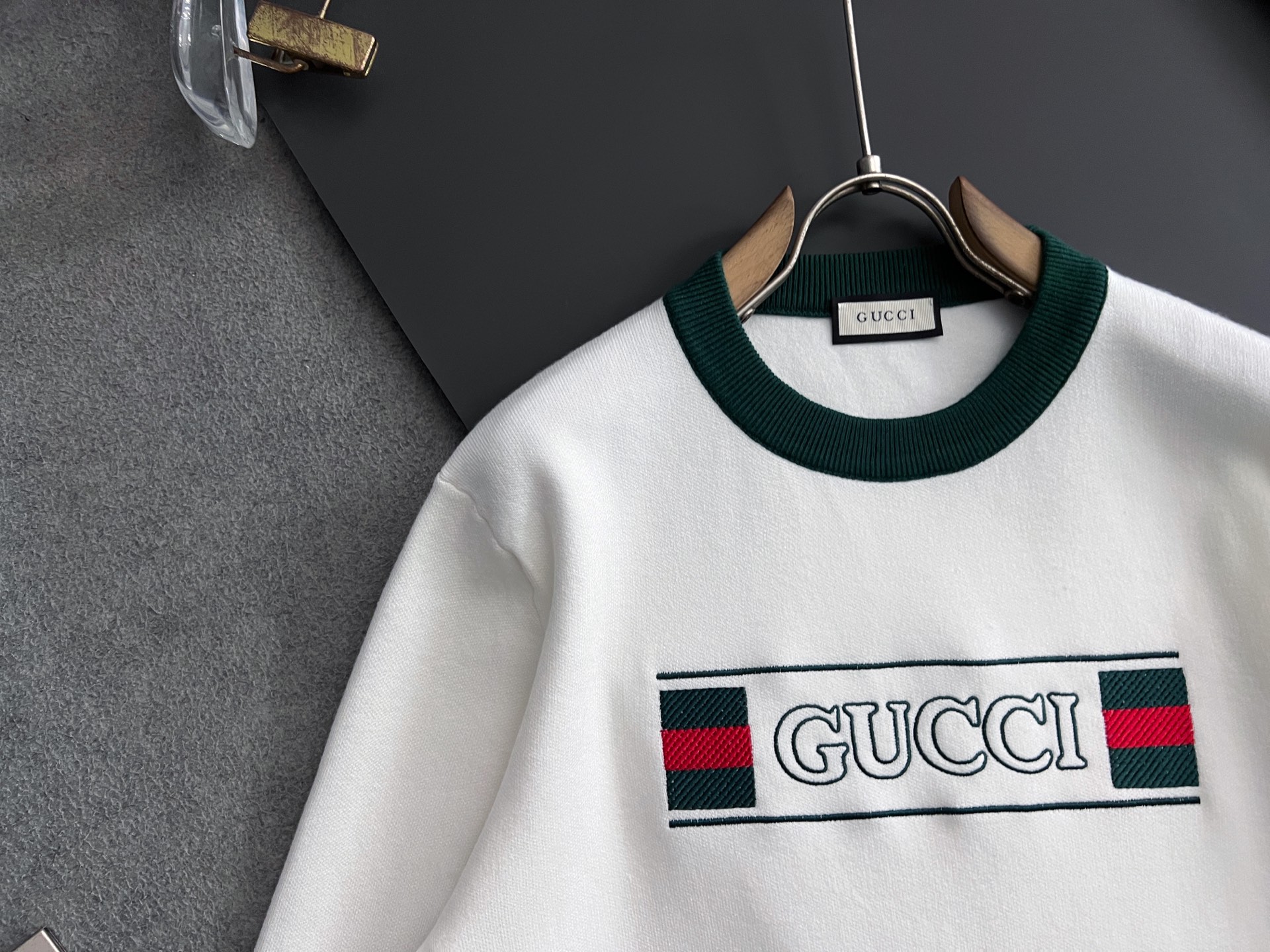 ）Gucc🌟·2025款毛衣，秋冬最新款！高品质意大利进口面料，高密度针织，百搭毛衣，内搭衬衫都帅气十足