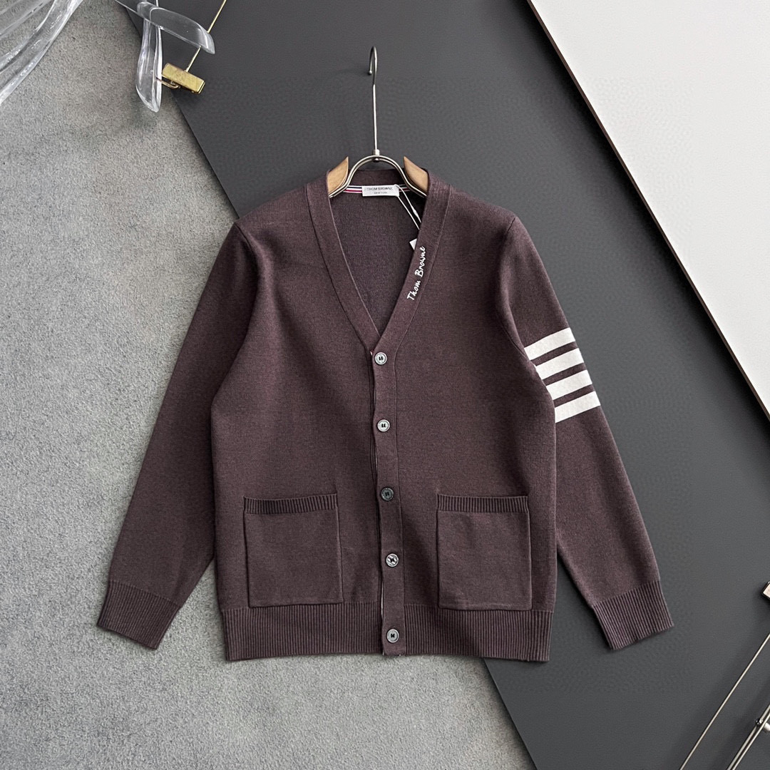 ） 贸易公司渠道货！买手店人气TOP单品！TB/桑姆·布*尼原单男士时装款针织羊绒羊毛混纺开衫毛衣上身效
