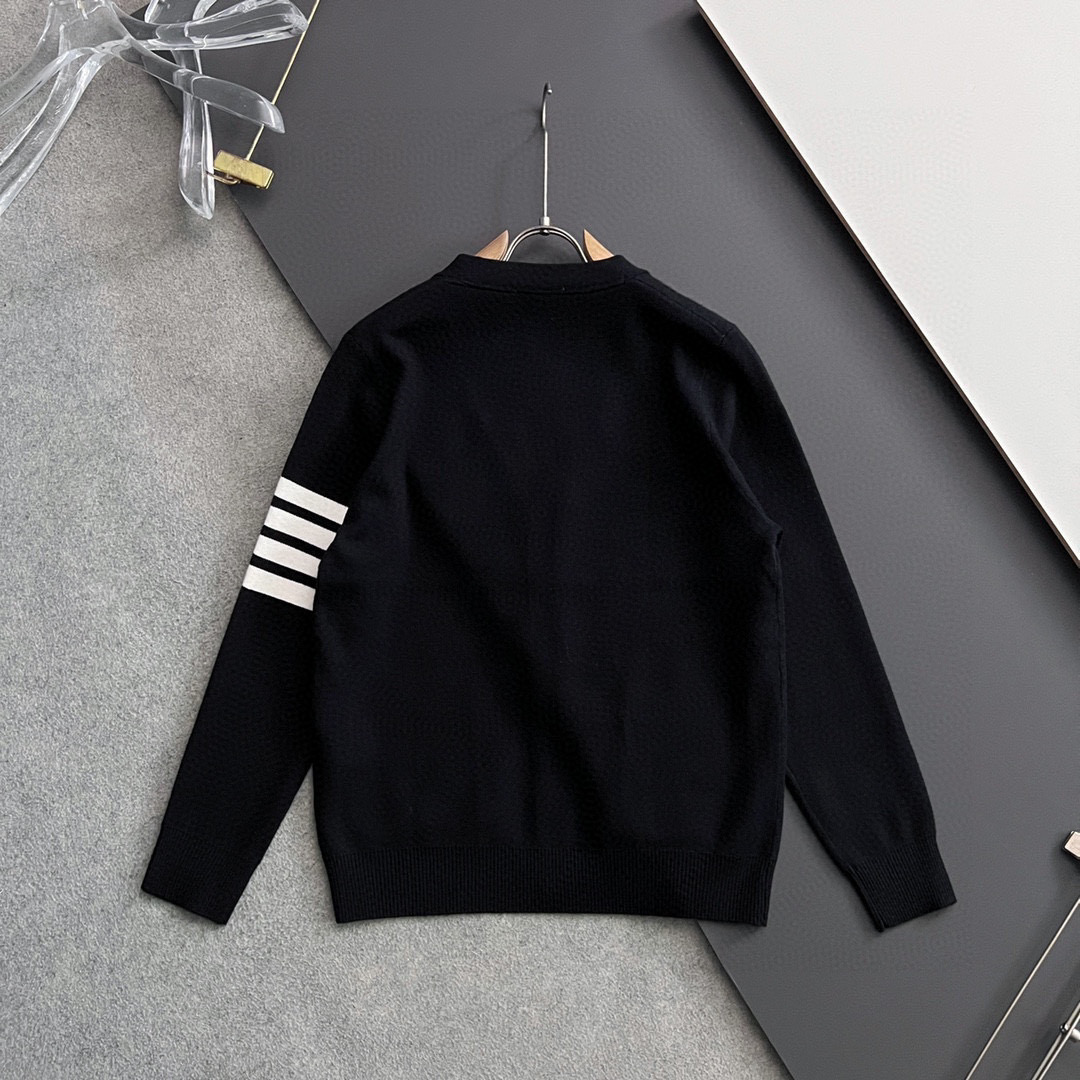 ） 贸易公司渠道货！买手店人气TOP单品！TB/桑姆·布*尼原单男士时装款针织羊绒羊毛混纺开衫毛衣上身效