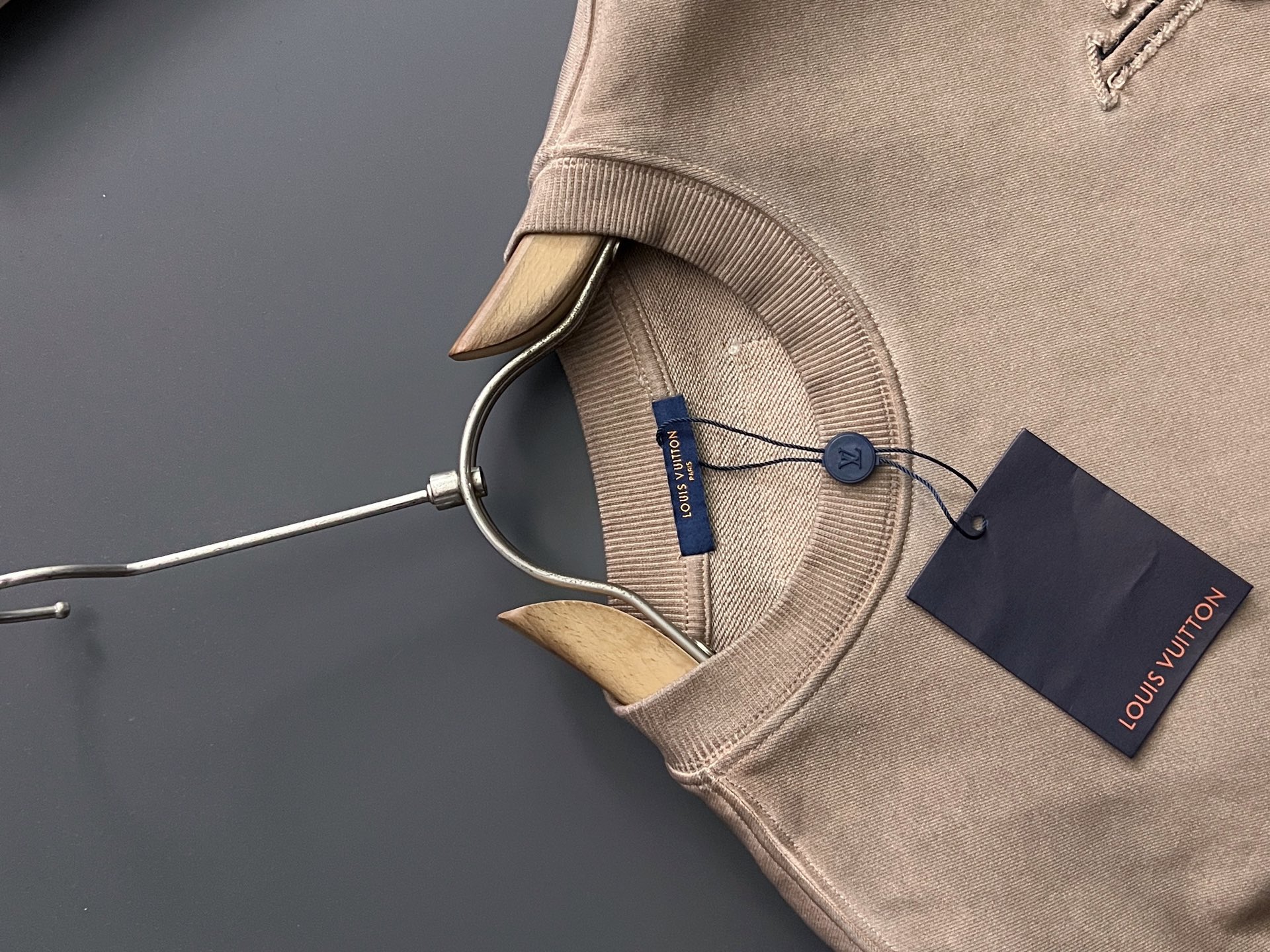 ）1V、25Ss蜡染水洗做旧顶级版本潮卫衣，最顶级的品质专柜原单，顶级制作工艺进口面料，专柜款独特设计，