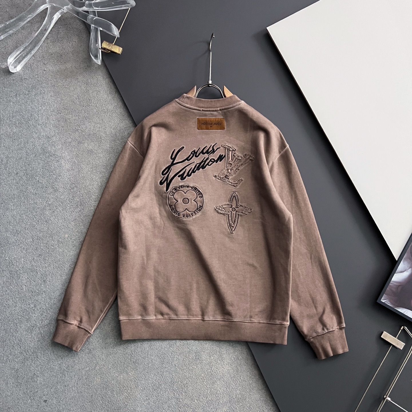 ）1V、25Ss蜡染水洗做旧顶级版本潮卫衣，最顶级的品质专柜原单，顶级制作工艺进口面料，专柜款独特设计，