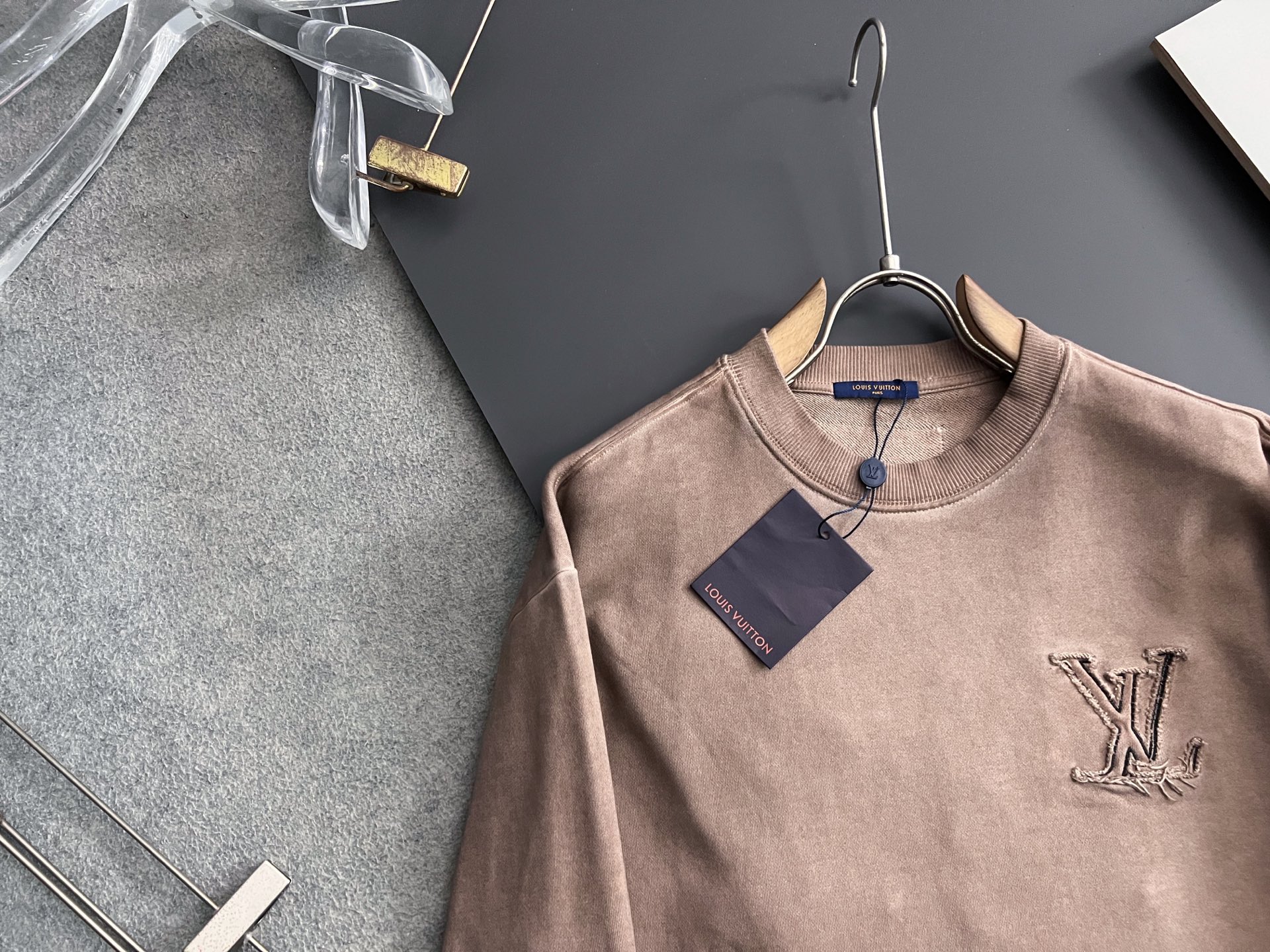 ）1V、25Ss蜡染水洗做旧顶级版本潮卫衣，最顶级的品质专柜原单，顶级制作工艺进口面料，专柜款独特设计，