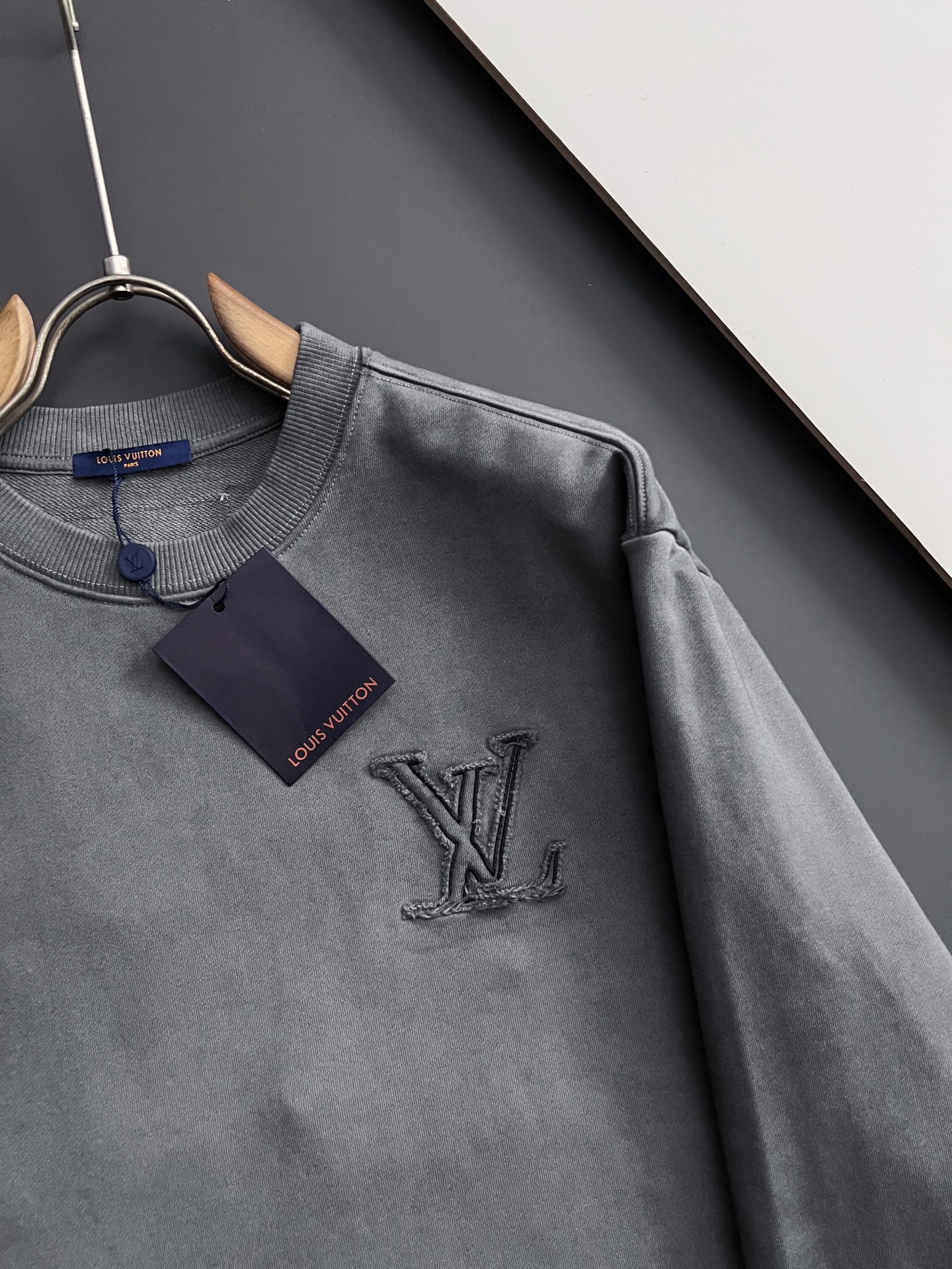 ）1V、25Ss蜡染水洗做旧顶级版本潮卫衣，最顶级的品质专柜原单，顶级制作工艺进口面料，专柜款独特设计，