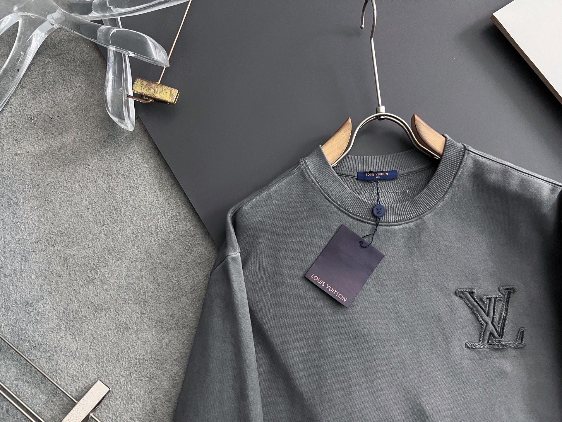 ）1V、25Ss蜡染水洗做旧顶级版本潮卫衣，最顶级的品质专柜原单，顶级制作工艺进口面料，专柜款独特设计，