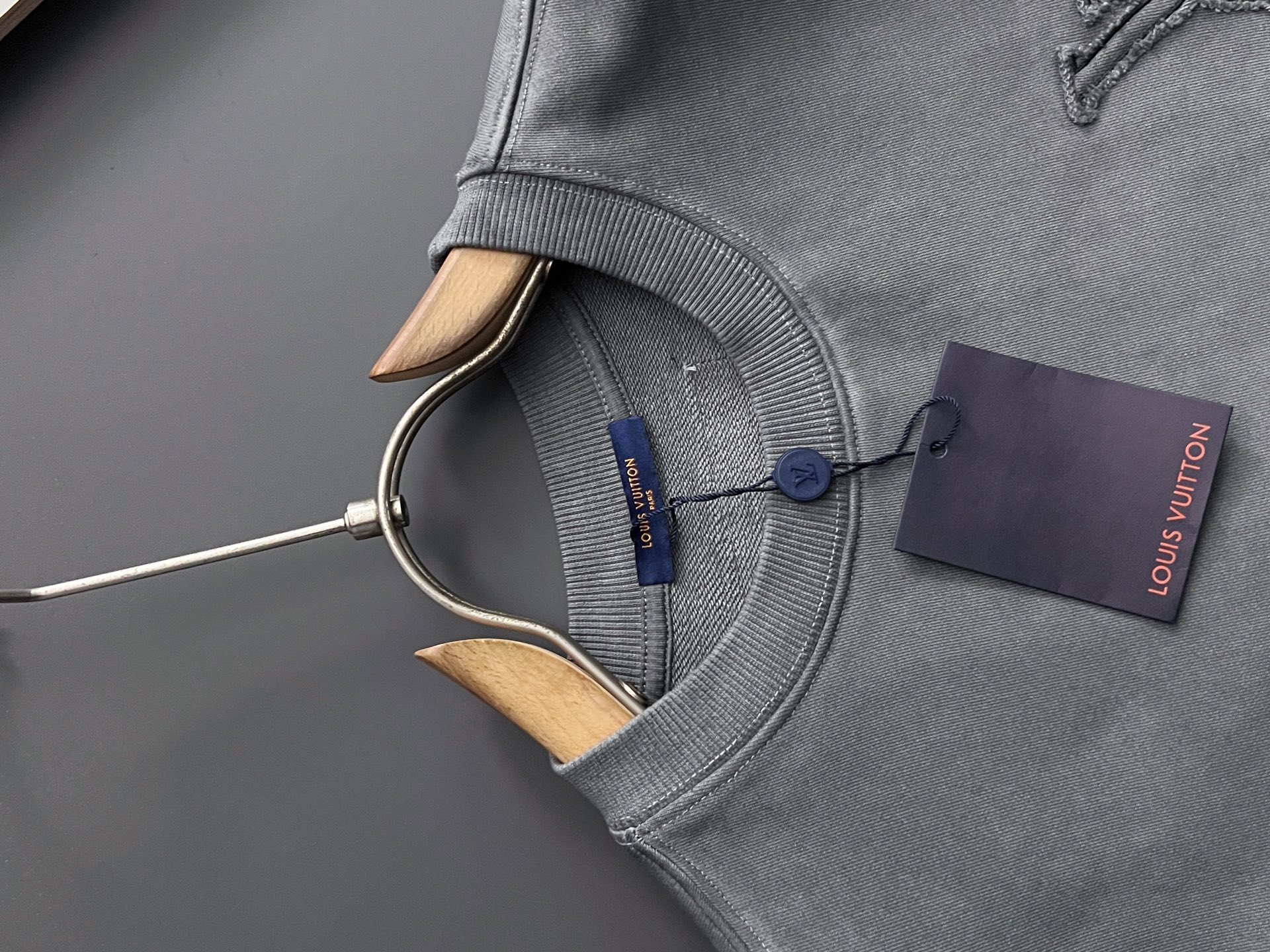 ）1V、25Ss蜡染水洗做旧顶级版本潮卫衣，最顶级的品质专柜原单，顶级制作工艺进口面料，专柜款独特设计，