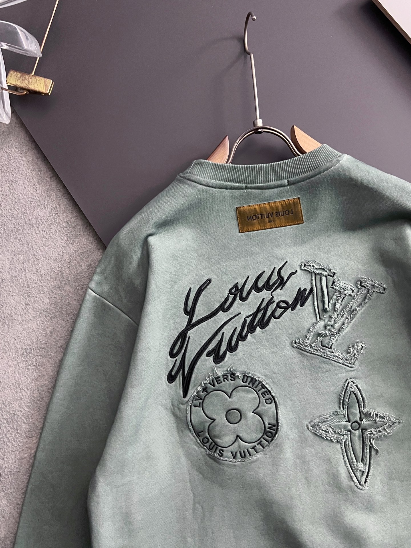 ）1V、25Ss蜡染水洗做旧顶级版本潮卫衣，最顶级的品质专柜原单，顶级制作工艺进口面料，专柜款独特设计，