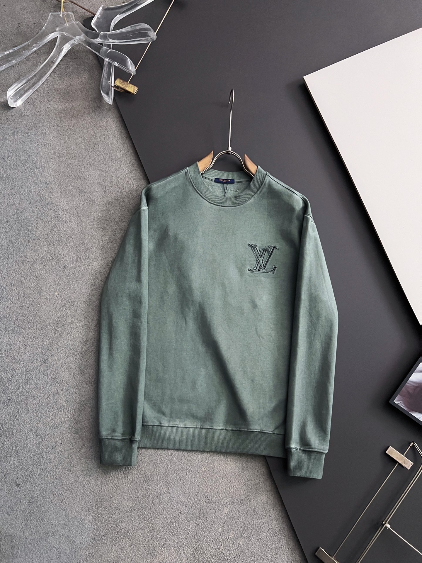 ）1V、25Ss蜡染水洗做旧顶级版本潮卫衣，最顶级的品质专柜原单，顶级制作工艺进口面料，专柜款独特设计，