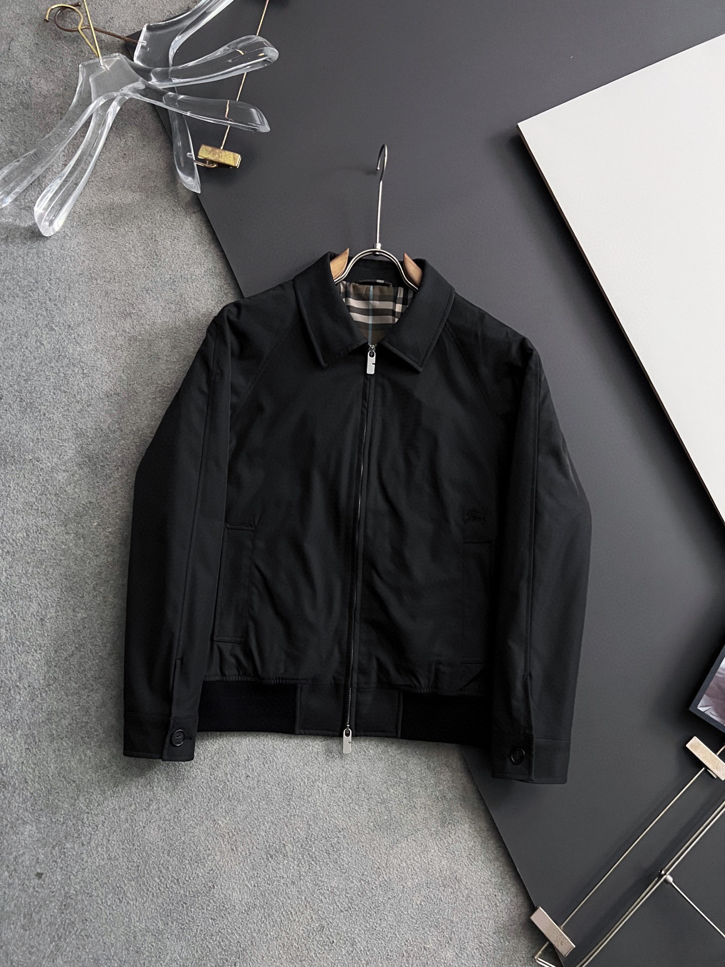 ）Bur、2025ss秋冬新款发布❤️翻领立领夹克外套，穿上就是舒适自在又显瘦的存在，慵懒而随性，结合干