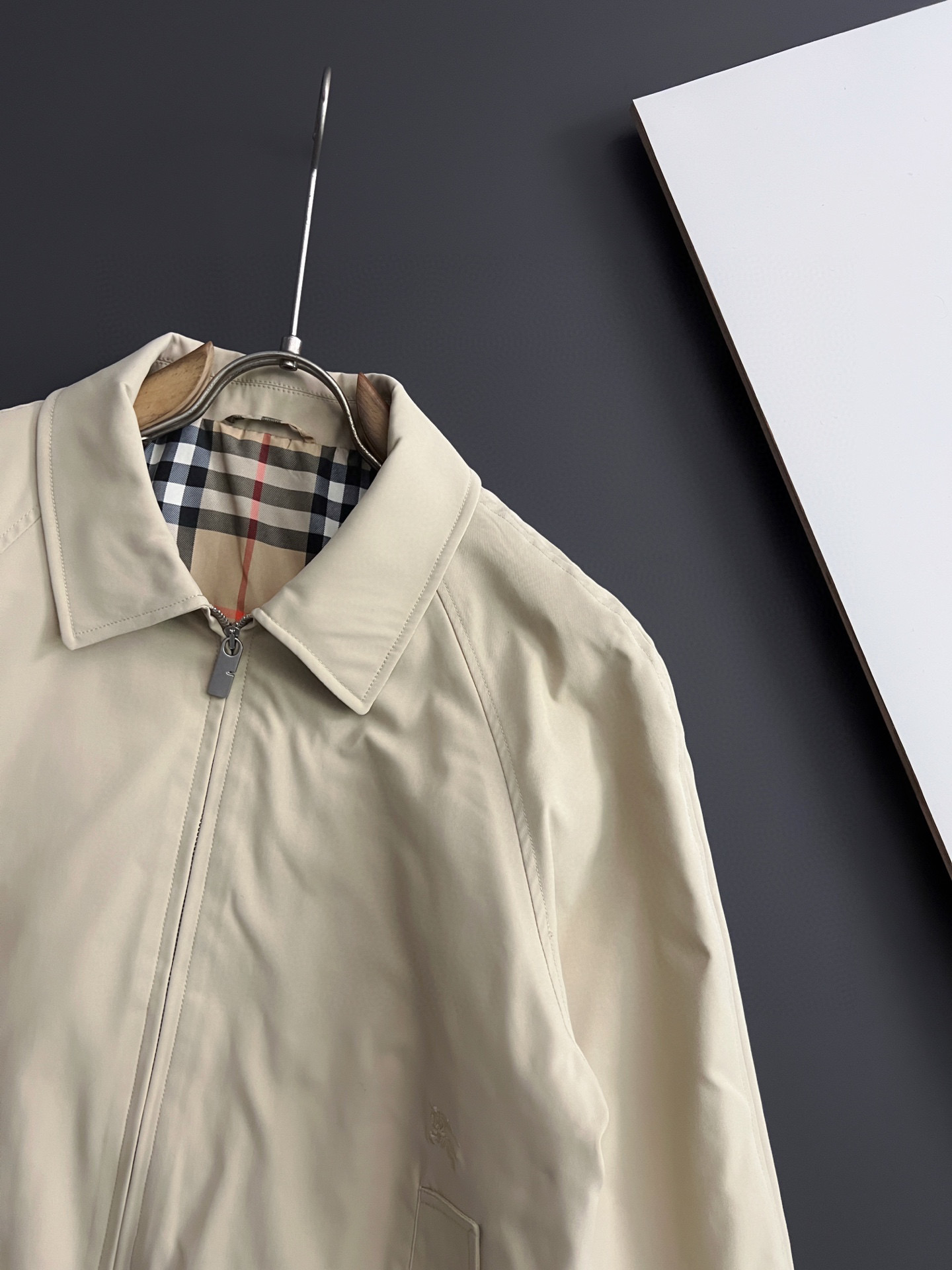 ）Bur、2025ss秋冬新款发布❤️翻领立领夹克外套，穿上就是舒适自在又显瘦的存在，慵懒而随性，结合干