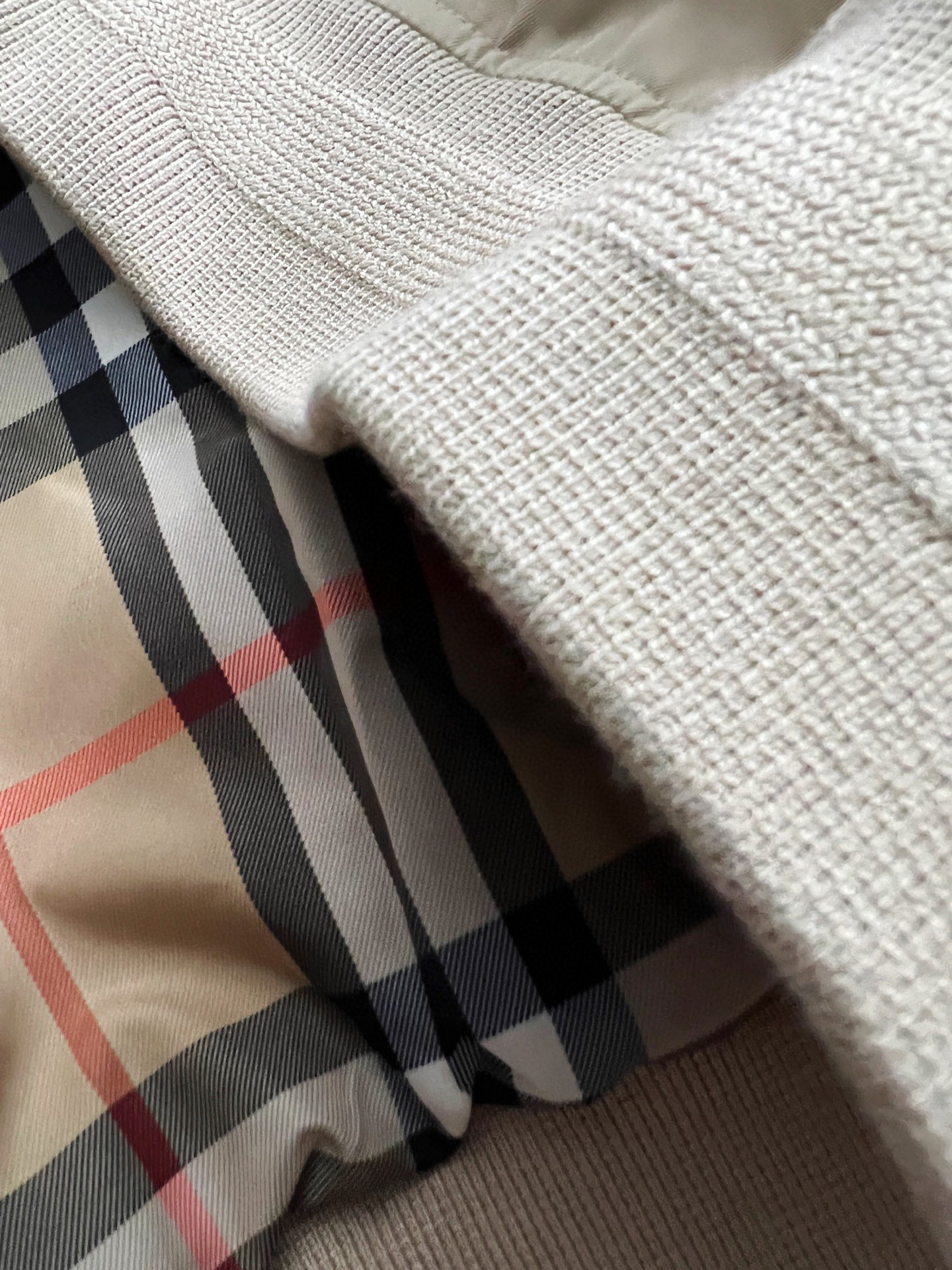 ）Bur、2025ss秋冬新款发布❤️翻领立领夹克外套，穿上就是舒适自在又显瘦的存在，慵懒而随性，结合干