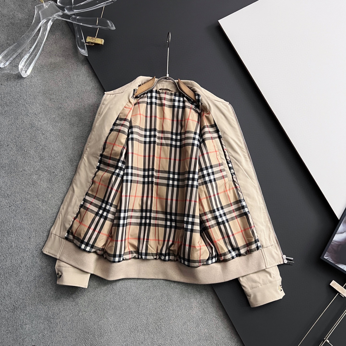 ）Bur、2025ss秋冬新款发布❤️翻领立领夹克外套，穿上就是舒适自在又显瘦的存在，慵懒而随性，结合干