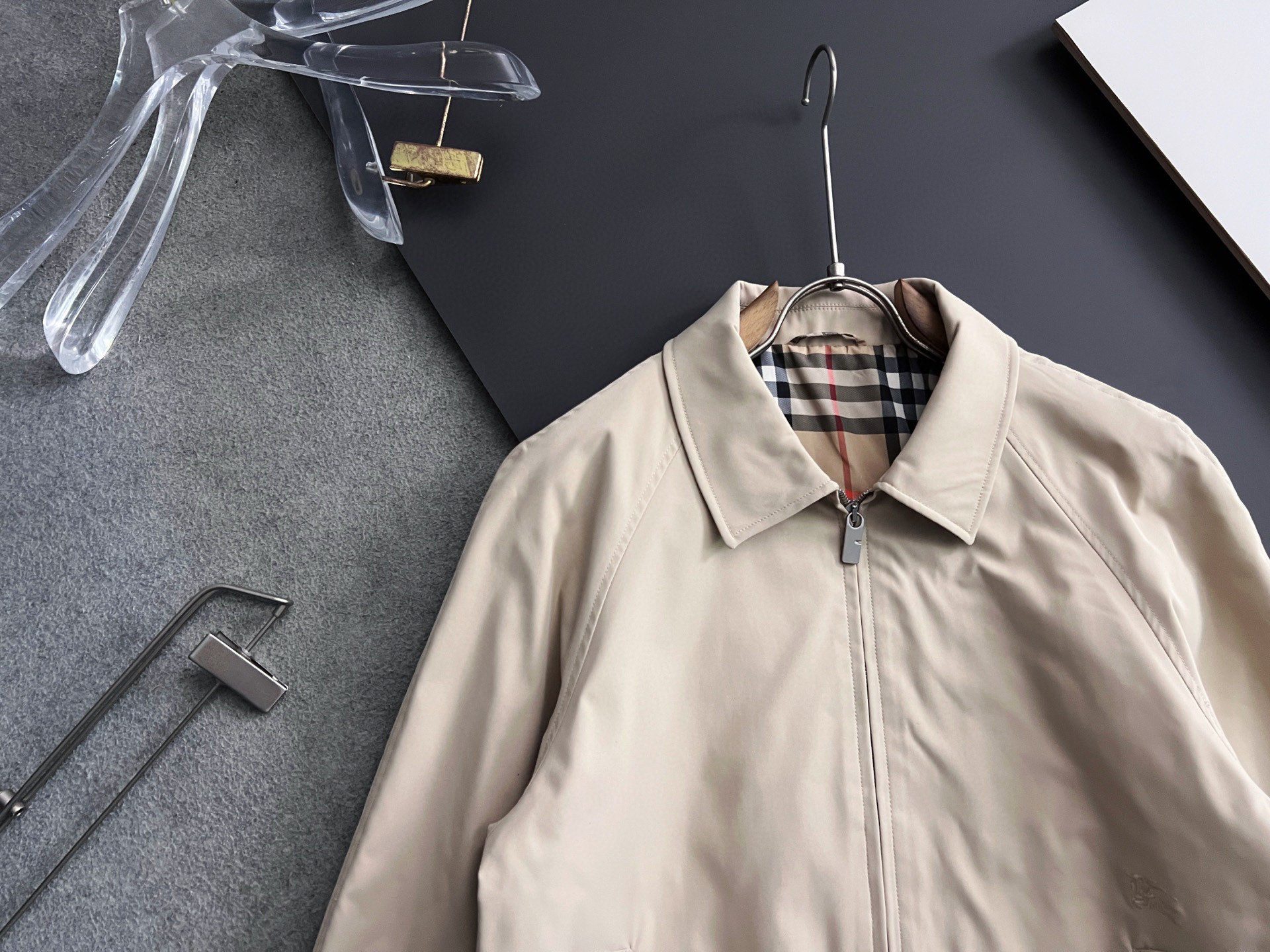 ）Bur、2025ss秋冬新款发布❤️翻领立领夹克外套，穿上就是舒适自在又显瘦的存在，慵懒而随性，结合干