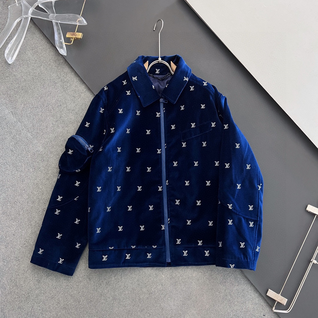 ）1V FW 全幅烫银字母刺绣图案深蓝色天鹅绒拉链薄棉夹克外套棉衣外套 夹克 并为造型增添休闲而隽永的典