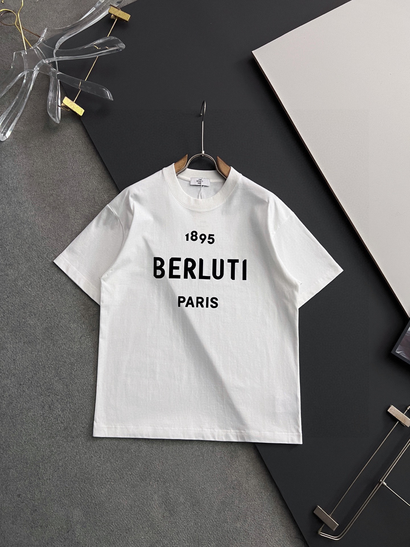 NO:546742,) Special benefits 25 models of Bruti* Latest exclusive hit*.] Heavy 2 grams of pure cotton double yarn) Popular four-season series short-sleeved, simple basic wardrobe artifact, casual and versatile must-have) workmanship and line texture, two colors recommended white, black,) standard version M-3XL, T-shirt, alexander wang19860909）特价福利25款布鲁提*最新独家爆款*.】重克2克纯棉双纱）爆款现货四季系列短袖,简约基础衣橱神器, 休闲百搭必备款）做工走线质感一流,两色推荐白色、黑色、）标准版型M-3XL,,T-shirt,alexander wang,Men's clothing