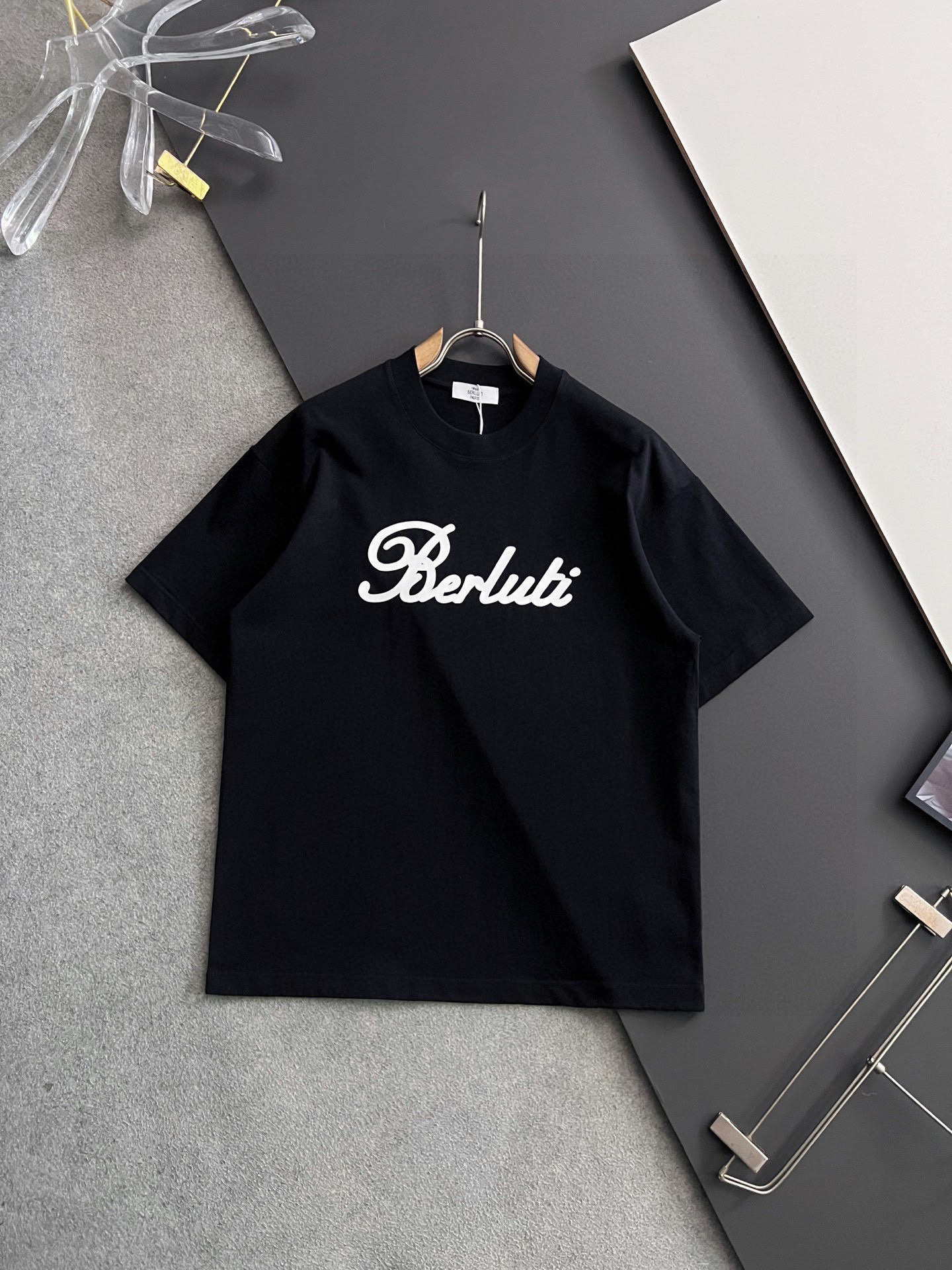 NO:546743,) Special benefits 25 models of Bruti* Latest exclusive hit*.] Heavy 2 grams of pure cotton double yarn) Popular four-season series short-sleeved, simple basic wardrobe artifact, casual and versatile must-have) workmanship and line texture, two colors recommended white, black,) standard version M-3XL, T-shirt, alexander wang19860909）特价福利25款布鲁提*最新独家爆款*.】重克2克纯棉双纱）爆款现货四季系列短袖,简约基础衣橱神器, 休闲百搭必备款）做工走线质感一流,两色推荐白色、黑色、）标准版型M-3XL,,T-shirt,alexander wang,Men's clothing