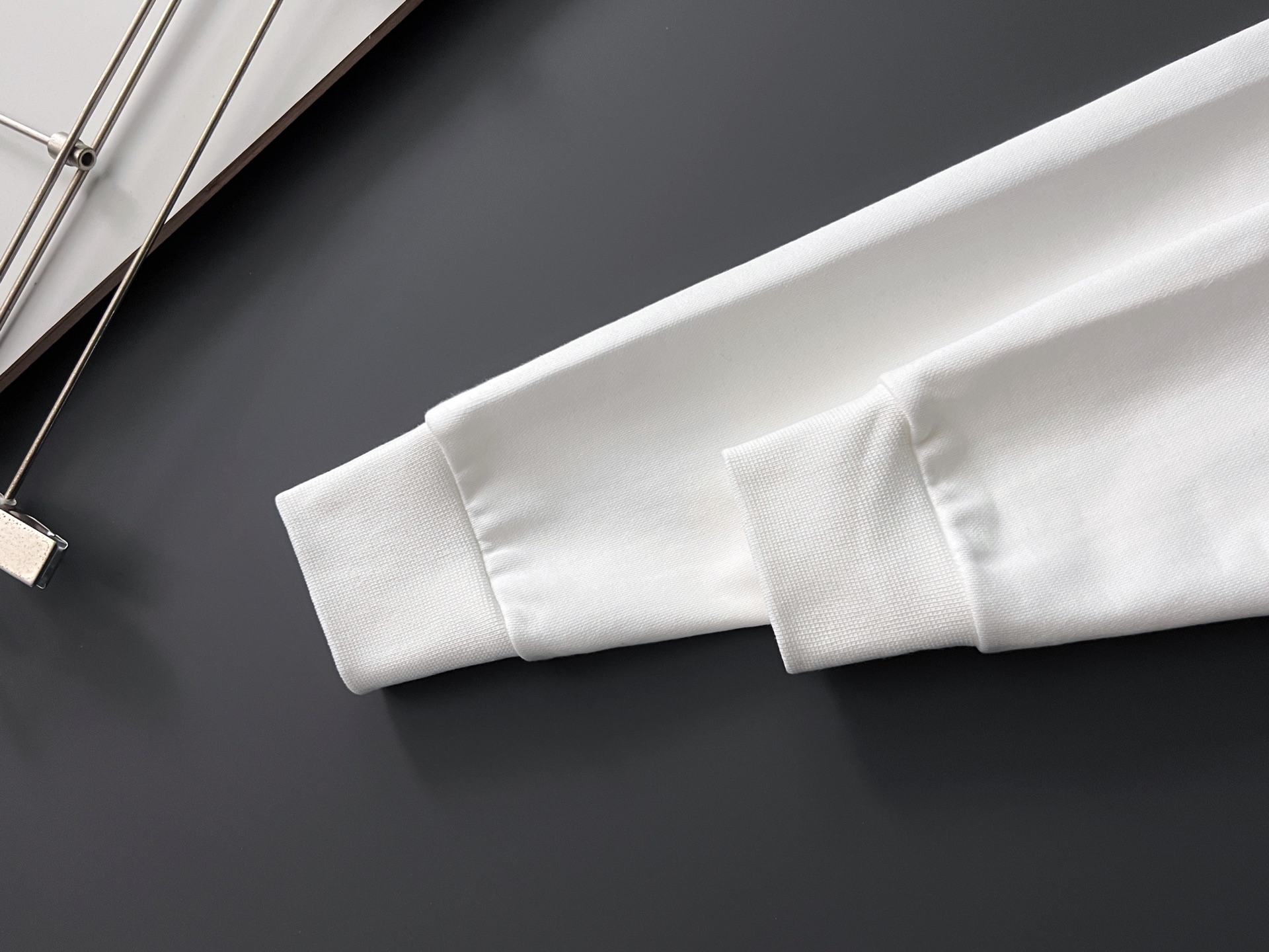 ）Lulu*🌟独家定制。 15年专业卫衣，无论是面料上还是版型上都是完美越级，精美工艺圆领款，独家特制纯