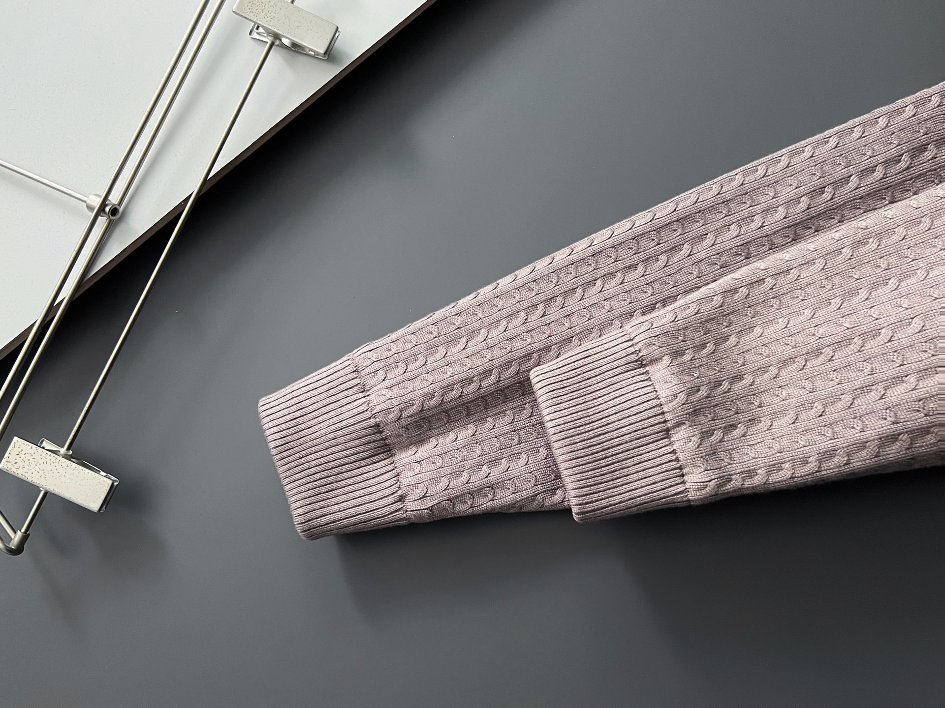 lp🆕*🌟2025FW秋冬新款# 羽绒服# lp🆕最新官*款，別致独特针织袖设计，超经典定制级混纺面料，