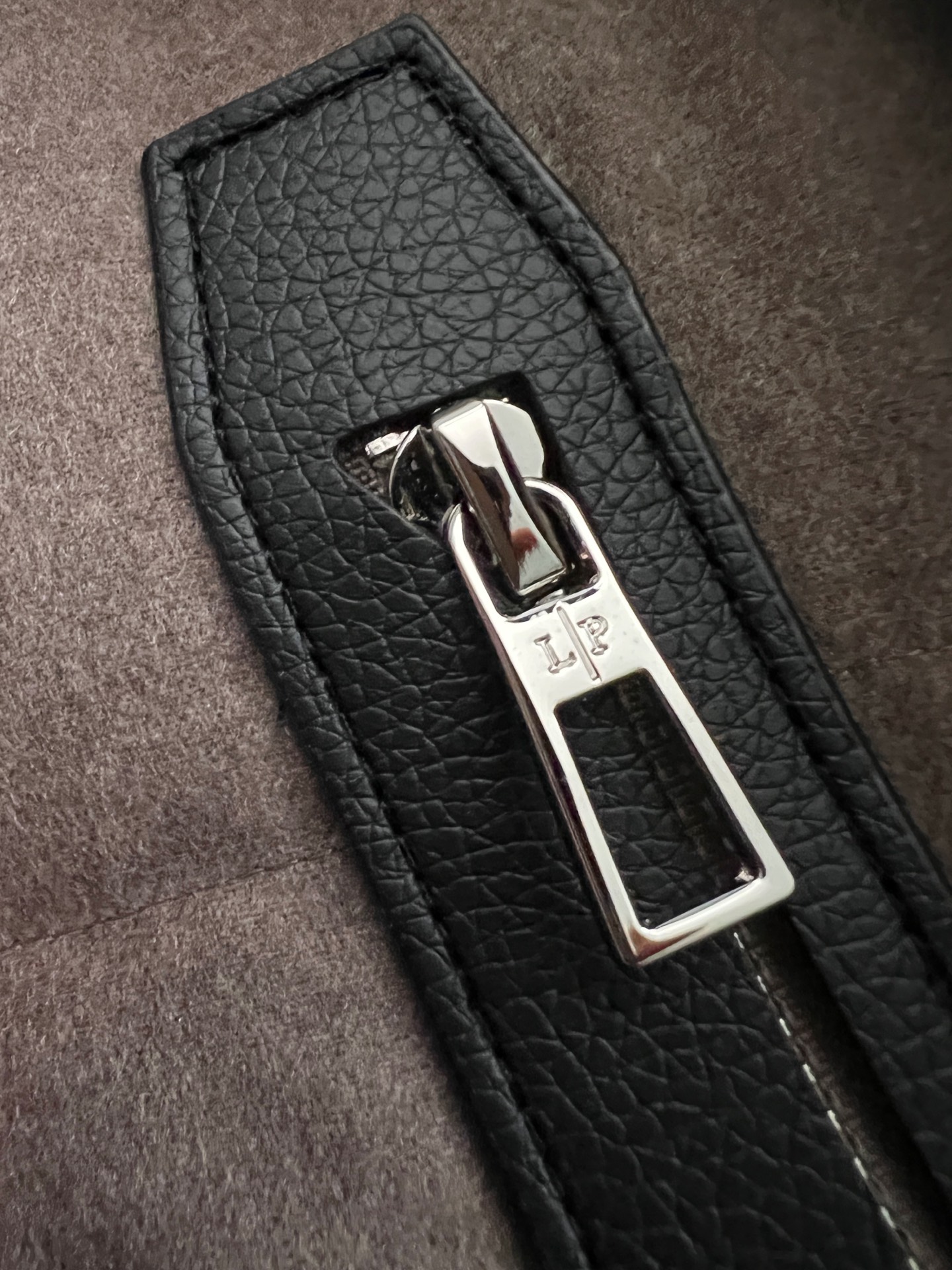 lp🆕*🌟2025FW秋冬新款# 羽绒服# lp🆕最新官*款，別致独特针织袖设计，超经典定制级混纺面料，