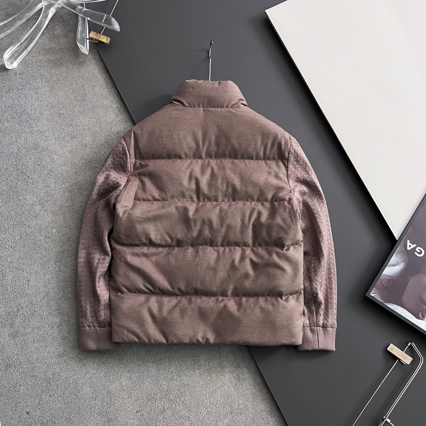 lp🆕*🌟2025FW秋冬新款# 羽绒服# lp🆕最新官*款，別致独特针织袖设计，超经典定制级混纺面料，