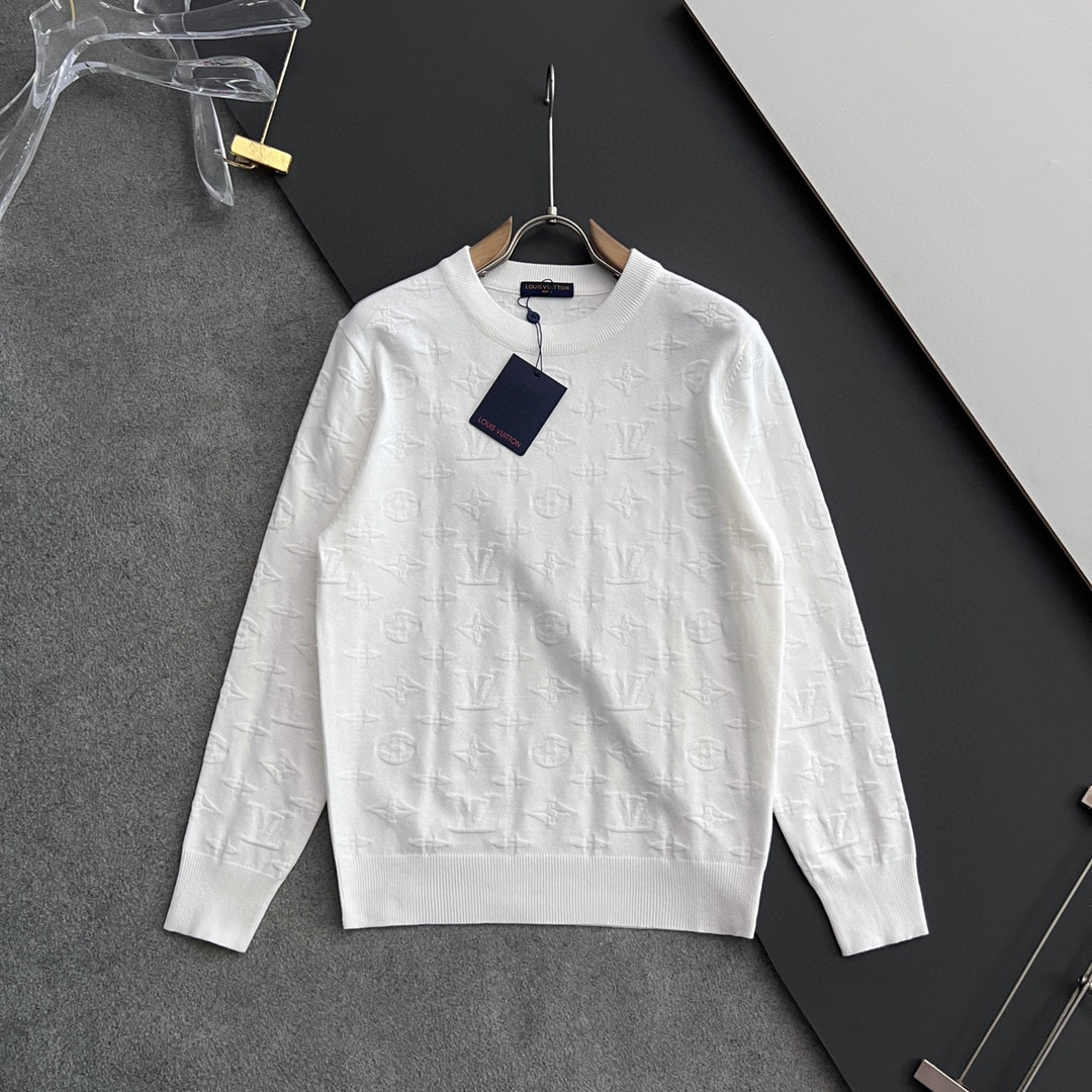 ）1V🌟高品质意大利进口面料，高密度针织，百搭毛衣，内搭衬衫都帅气十足！Logo标志！更耐穿更加不易变形