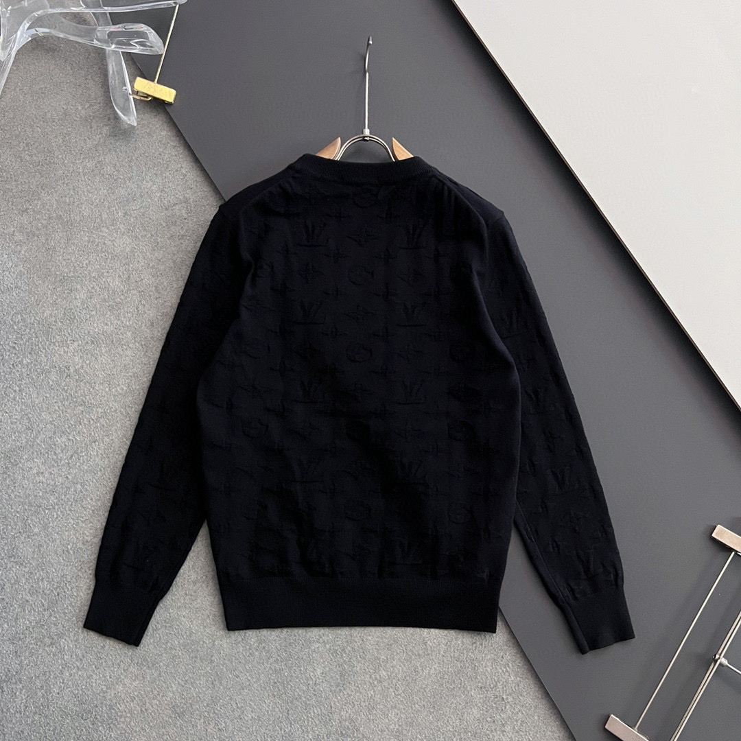 ）1V🌟高品质意大利进口面料，高密度针织，百搭毛衣，内搭衬衫都帅气十足！Logo标志！更耐穿更加不易变形