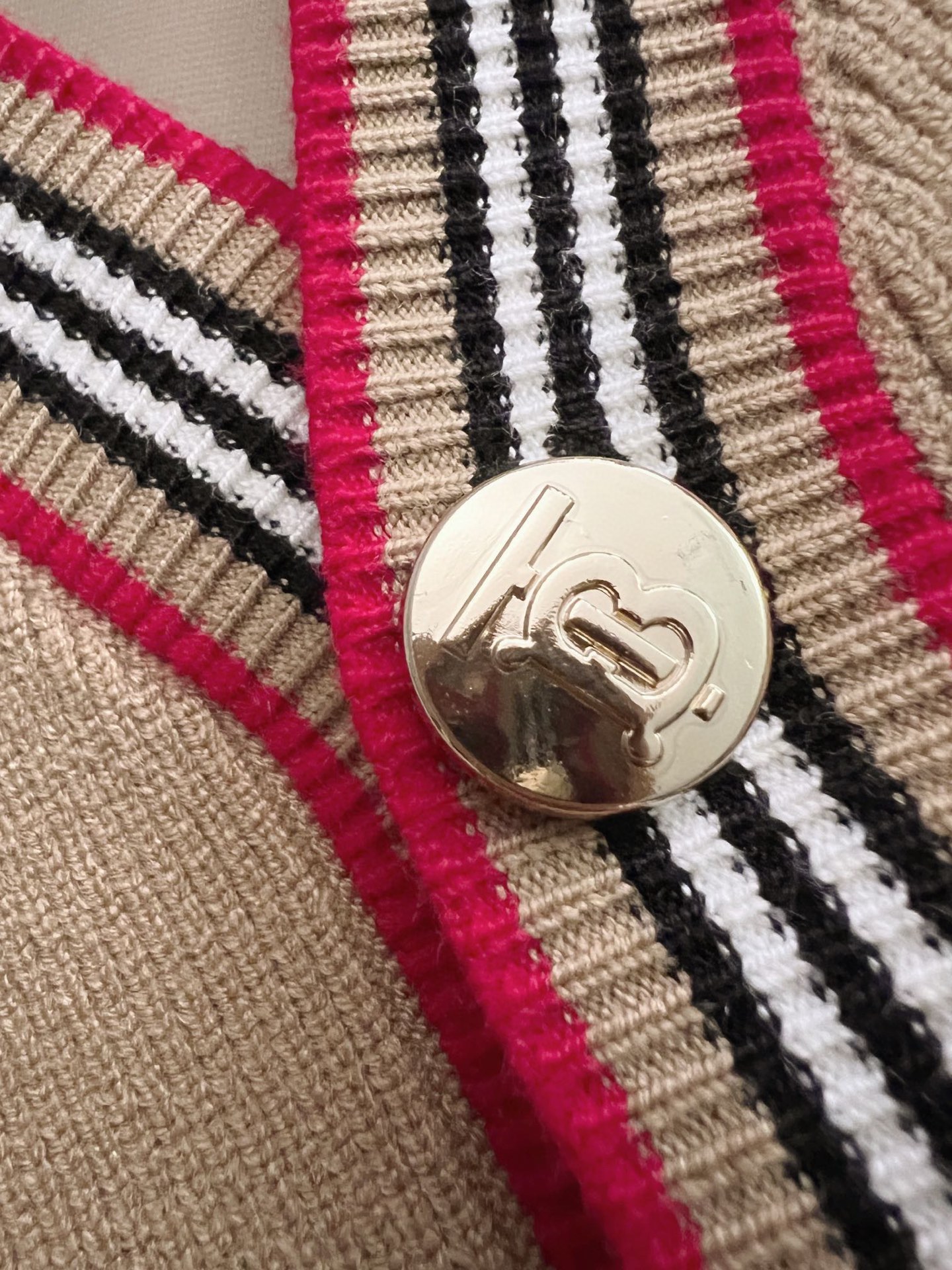 ）Bur！秋冬新款男女同款高克重针织羊毛开衫，配色标识条纹工艺设计！钩织标识条纹修饰，设计经典配色钩织设