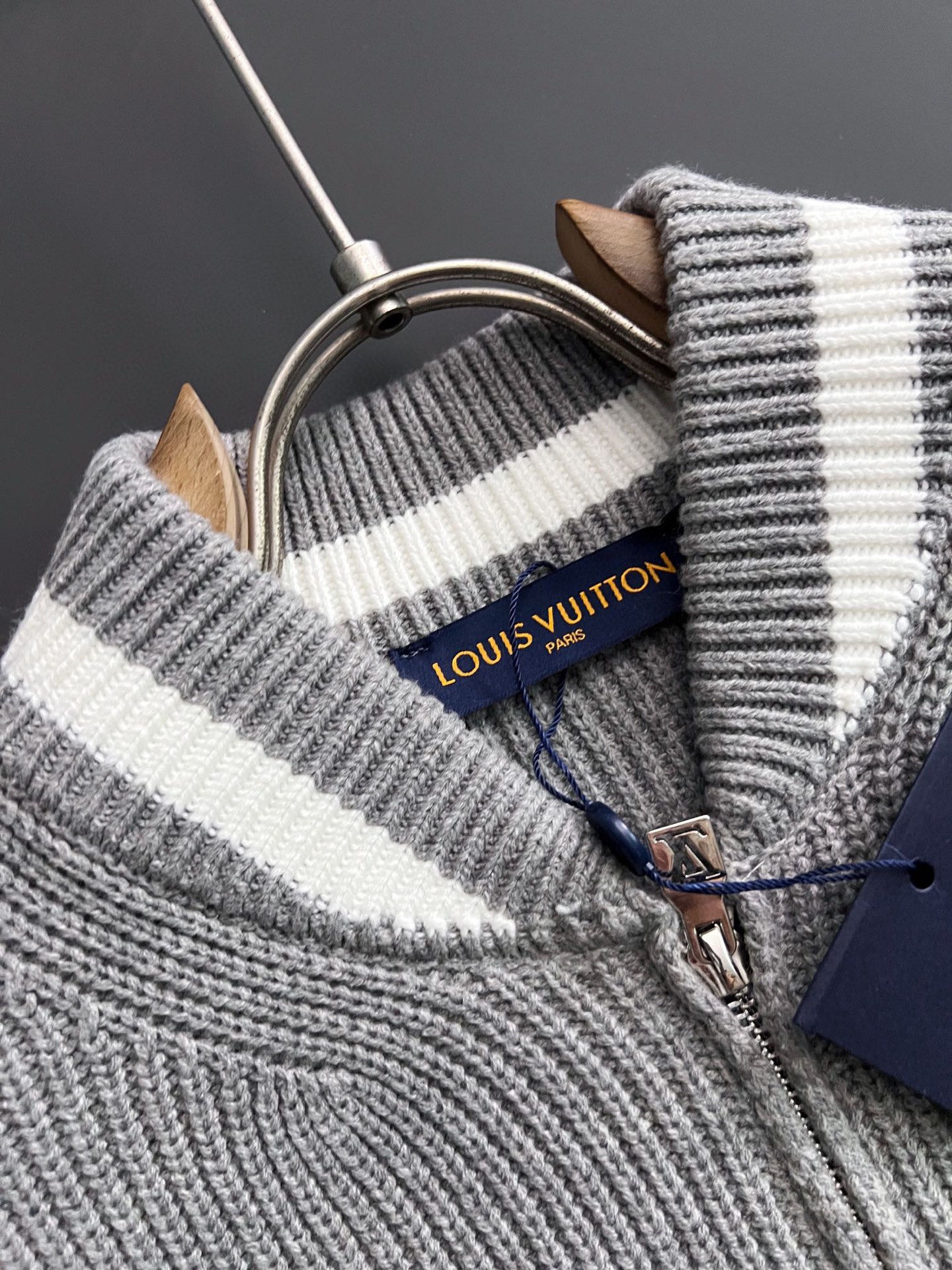 ）1V！秋冬新款男女同款高克重针织羊毛开衫，配色标识条纹工艺设计！钩织标识条纹修饰，设计经典配色钩织设计