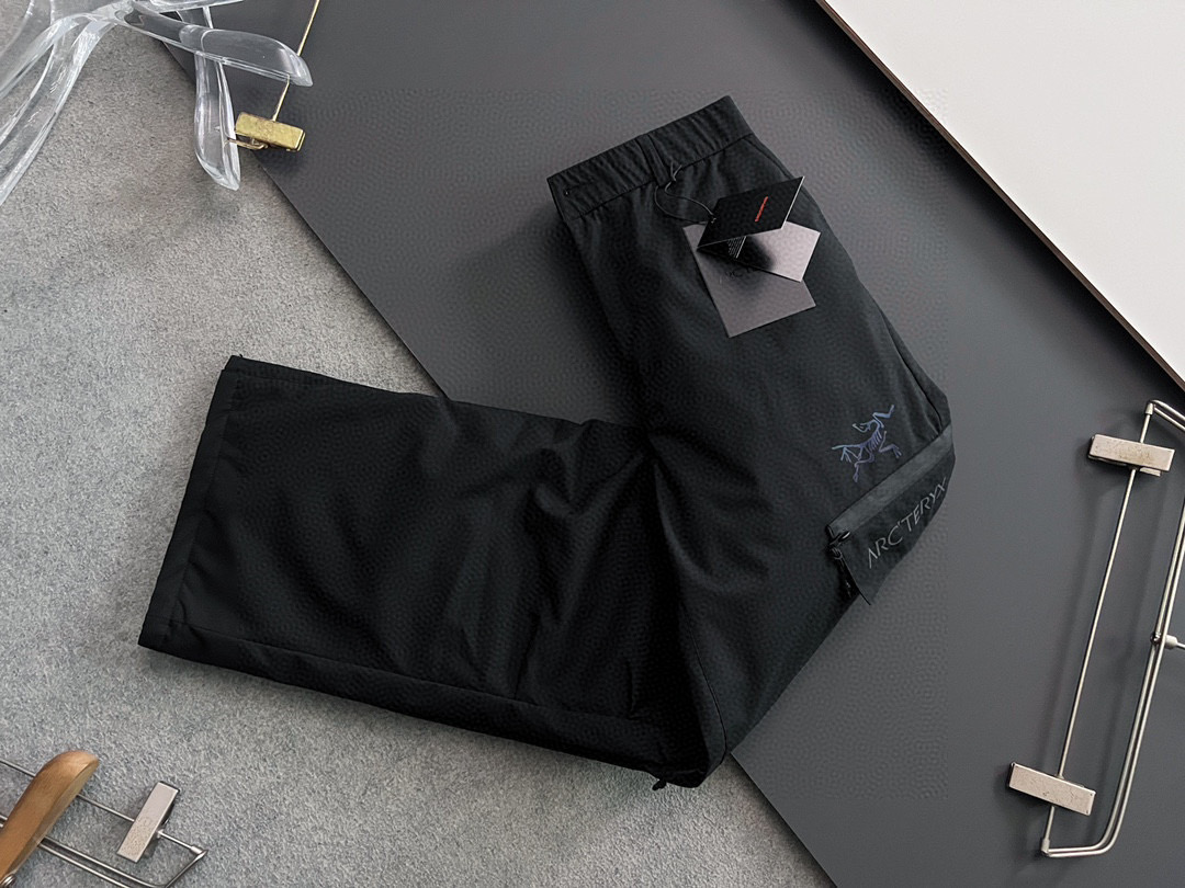 ）始祖🐦 羽绒裤🌟巨保暖 2025FW入冬装备 硬壳挡风90％白鸭绒填充 压缩后能马上立马回弹起来 蓬松