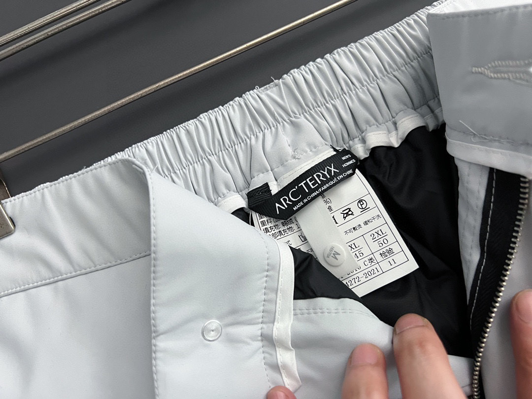 ）始祖🐦 羽绒裤🌟巨保暖 2025FW入冬装备 硬壳挡风90％白鸭绒填充 压缩后能马上立马回弹起来 蓬松