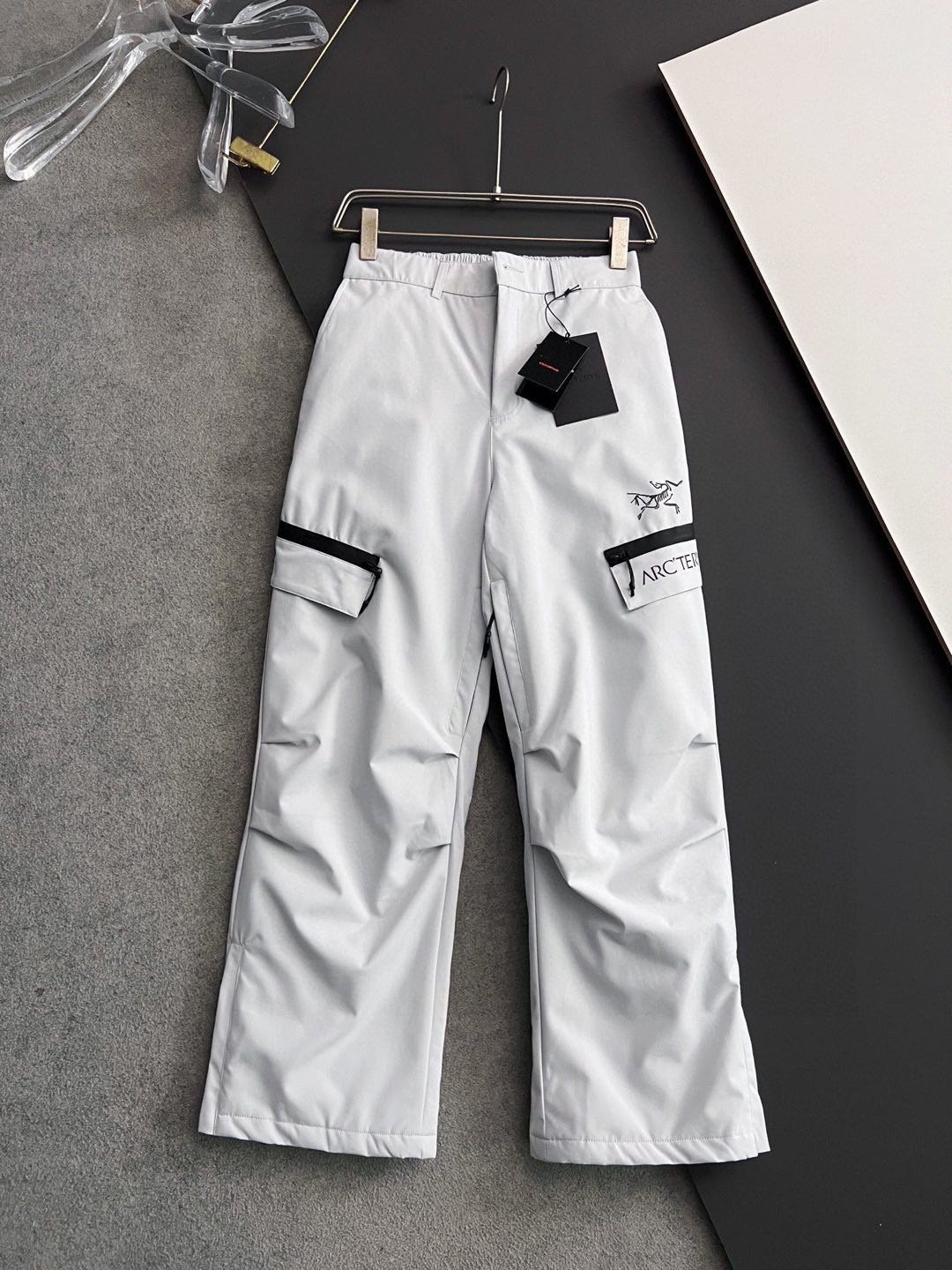 ）始祖🐦 羽绒裤🌟巨保暖 2025FW入冬装备 硬壳挡风90％白鸭绒填充 压缩后能马上立马回弹起来 蓬松