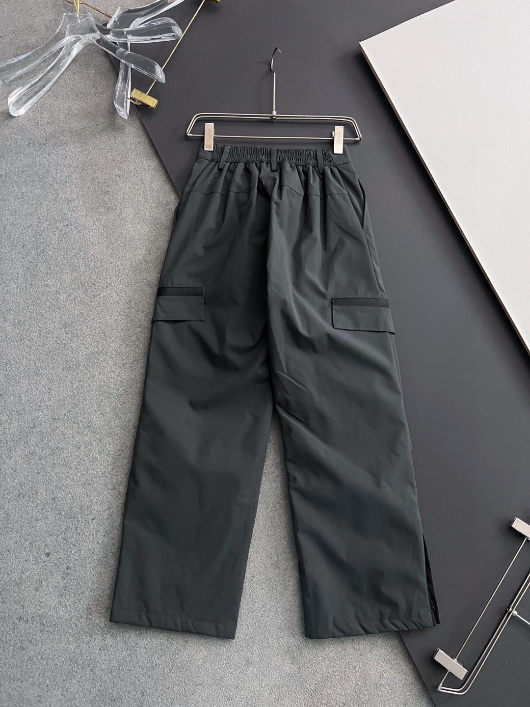 ）始祖🐦 羽绒裤🌟巨保暖 2025FW入冬装备 硬壳挡风90％白鸭绒填充 压缩后能马上立马回弹起来 蓬松