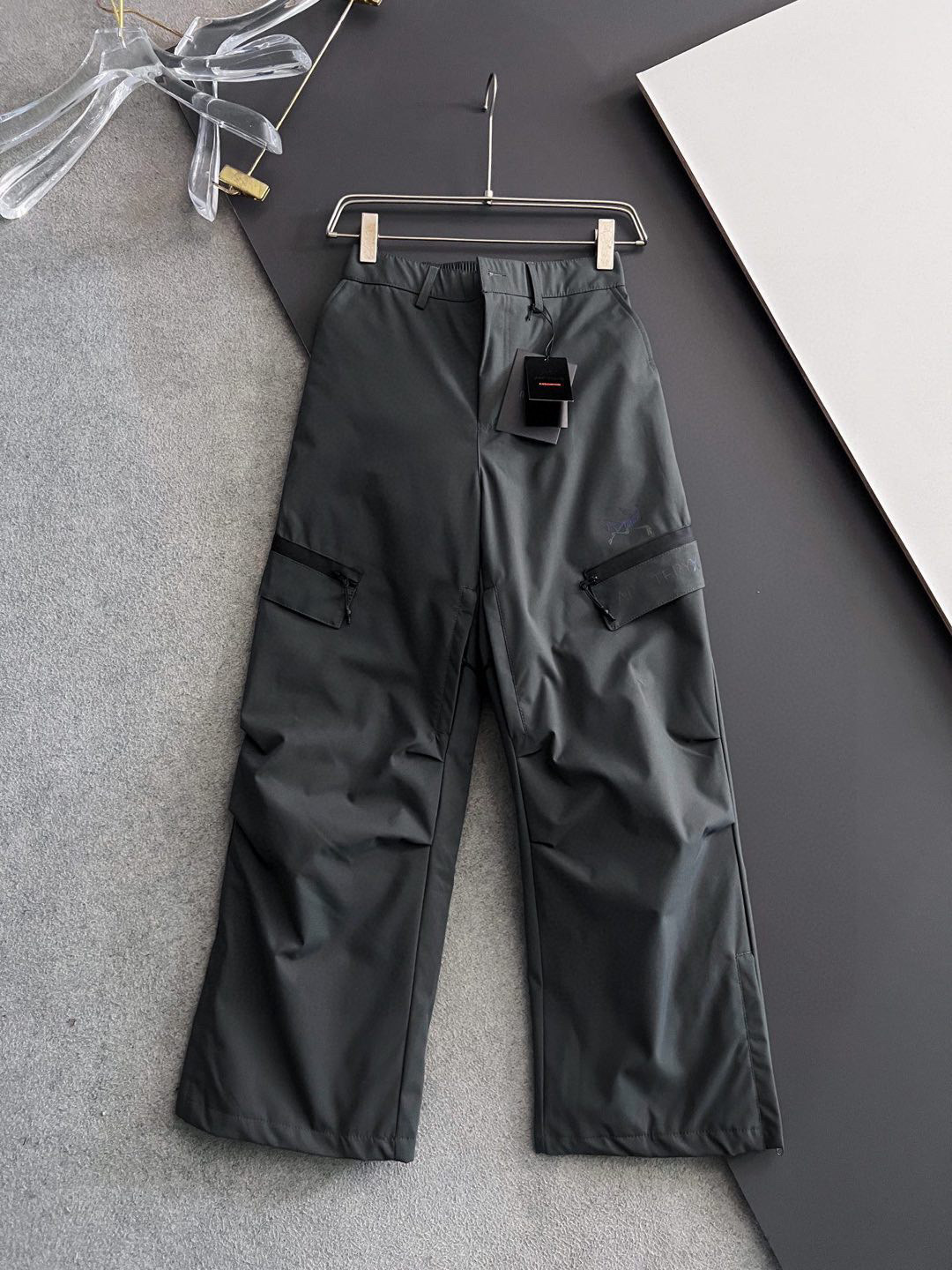 ）始祖🐦 羽绒裤🌟巨保暖 2025FW入冬装备 硬壳挡风90％白鸭绒填充 压缩后能马上立马回弹起来 蓬松