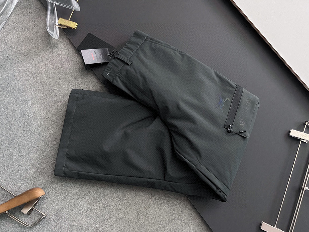 ）始祖🐦 羽绒裤🌟巨保暖 2025FW入冬装备 硬壳挡风90％白鸭绒填充 压缩后能马上立马回弹起来 蓬松