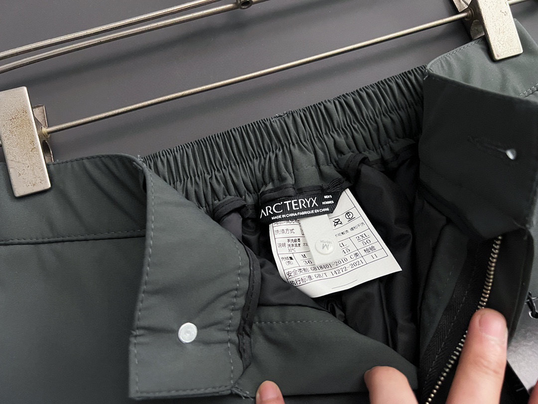 ）始祖🐦 羽绒裤🌟巨保暖 2025FW入冬装备 硬壳挡风90％白鸭绒填充 压缩后能马上立马回弹起来 蓬松