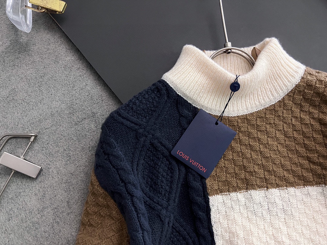 ） 翻单出货1V，秋冬最新款拼色毛衣！高品质意大利进口羊毛，高密度针织，百搭毛衣，Logo标志刺绣！更耐