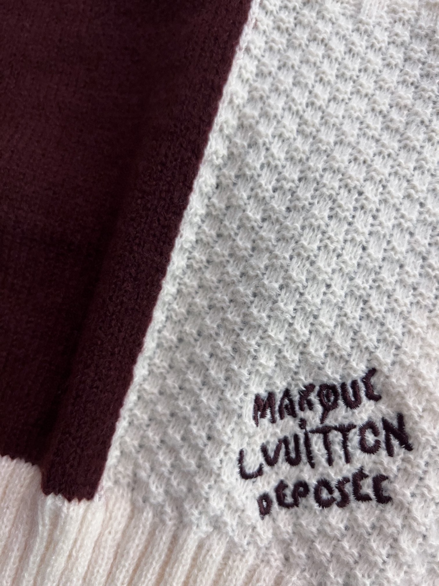 ） 翻单出货1V，秋冬最新款拼色毛衣！高品质意大利进口羊毛，高密度针织，百搭毛衣，Logo标志刺绣！更耐