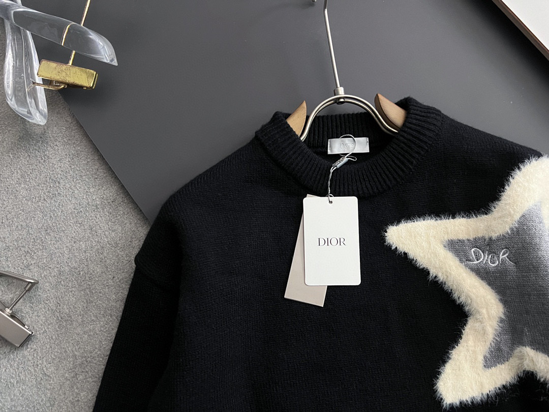 ）CD🌟秋冬最新款拼色毛衣！高品质意大利进口羊毛，高密度针织，百搭毛衣，Logo标志刺绣！更耐穿更加不易