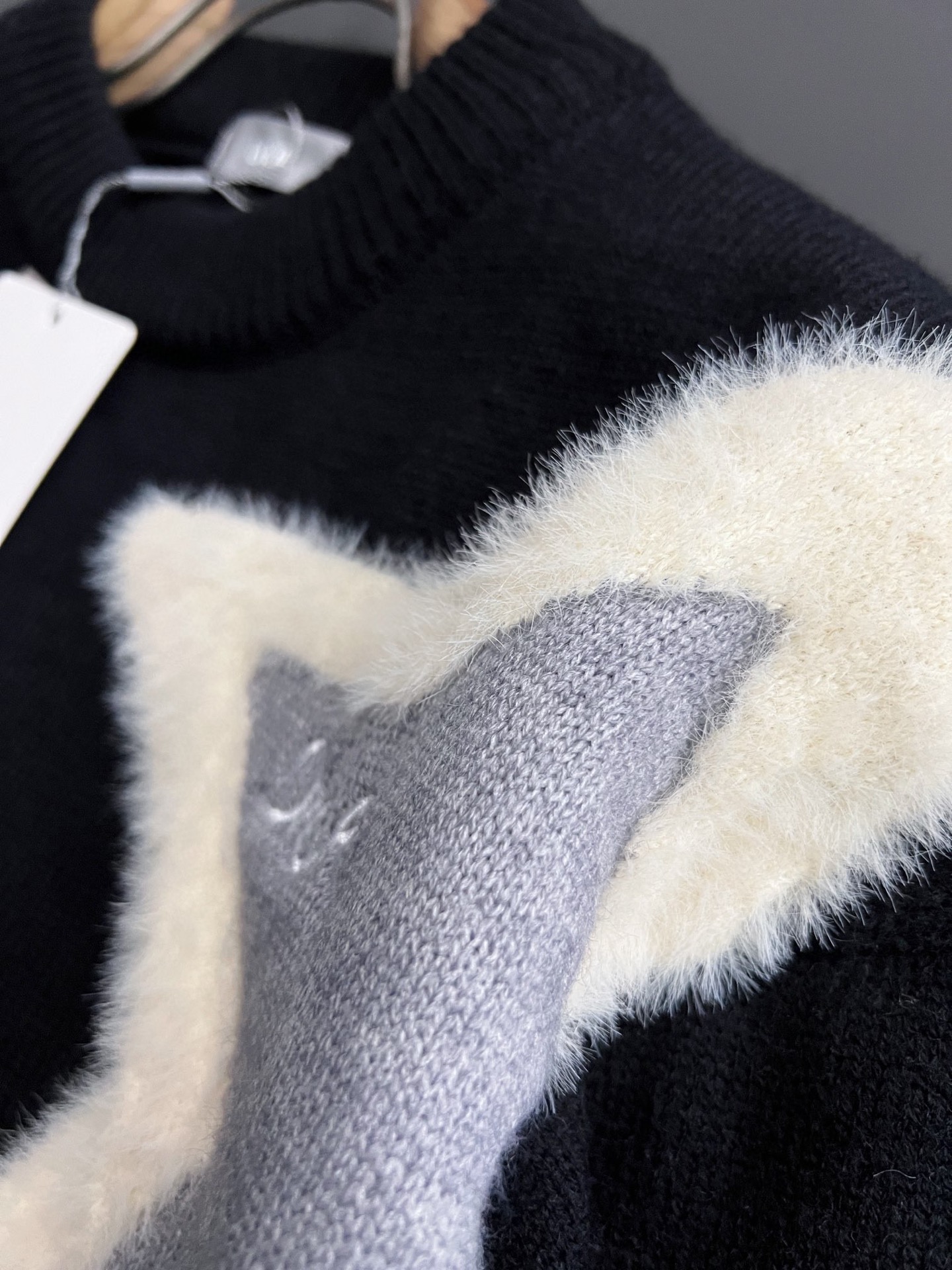 ）CD🌟秋冬最新款拼色毛衣！高品质意大利进口羊毛，高密度针织，百搭毛衣，Logo标志刺绣！更耐穿更加不易