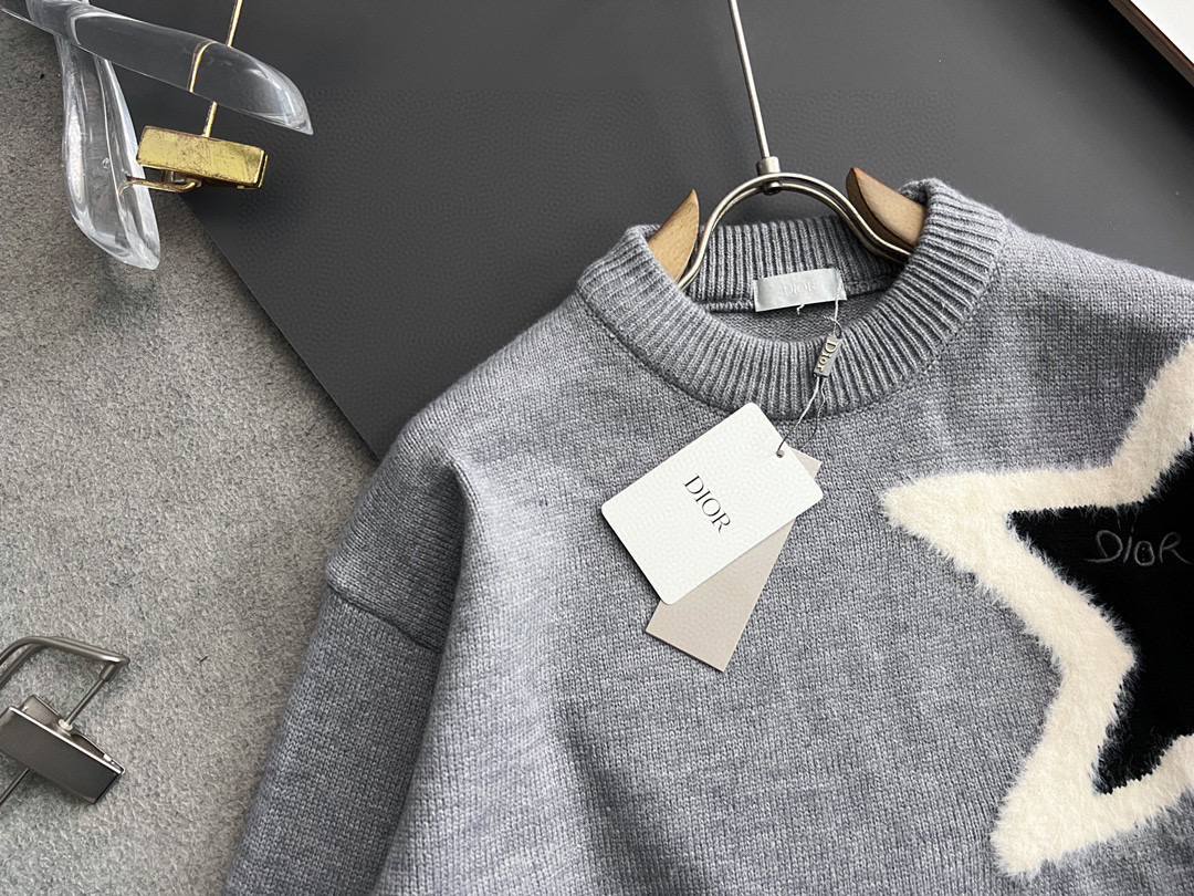 ）CD🌟秋冬最新款拼色毛衣！高品质意大利进口羊毛，高密度针织，百搭毛衣，Logo标志刺绣！更耐穿更加不易