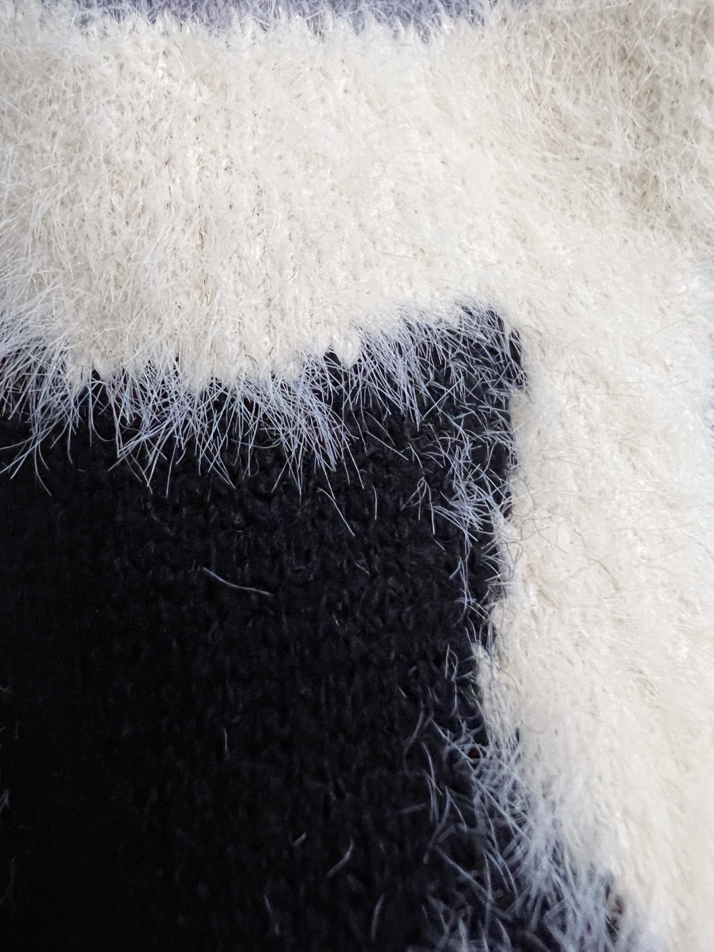 ）CD🌟秋冬最新款拼色毛衣！高品质意大利进口羊毛，高密度针织，百搭毛衣，Logo标志刺绣！更耐穿更加不易