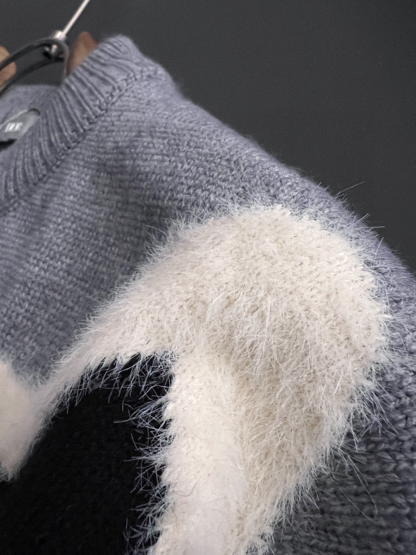 ）CD🌟秋冬最新款拼色毛衣！高品质意大利进口羊毛，高密度针织，百搭毛衣，Logo标志刺绣！更耐穿更加不易