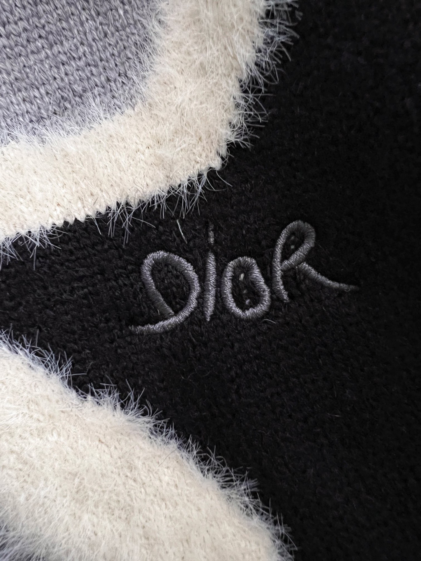 ）CD🌟秋冬最新款拼色毛衣！高品质意大利进口羊毛，高密度针织，百搭毛衣，Logo标志刺绣！更耐穿更加不易