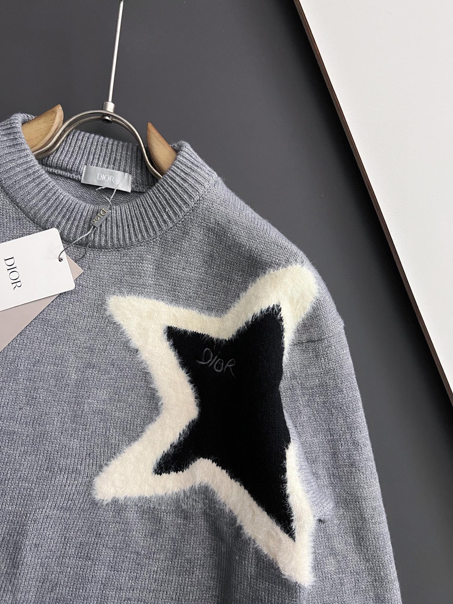 ）CD🌟秋冬最新款拼色毛衣！高品质意大利进口羊毛，高密度针织，百搭毛衣，Logo标志刺绣！更耐穿更加不易